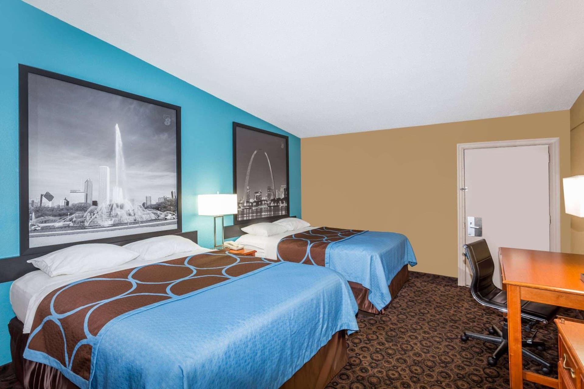 Super 8 by Wyndham Belleville St. Louis Area property views in Belleville, IL — gallery photo 3