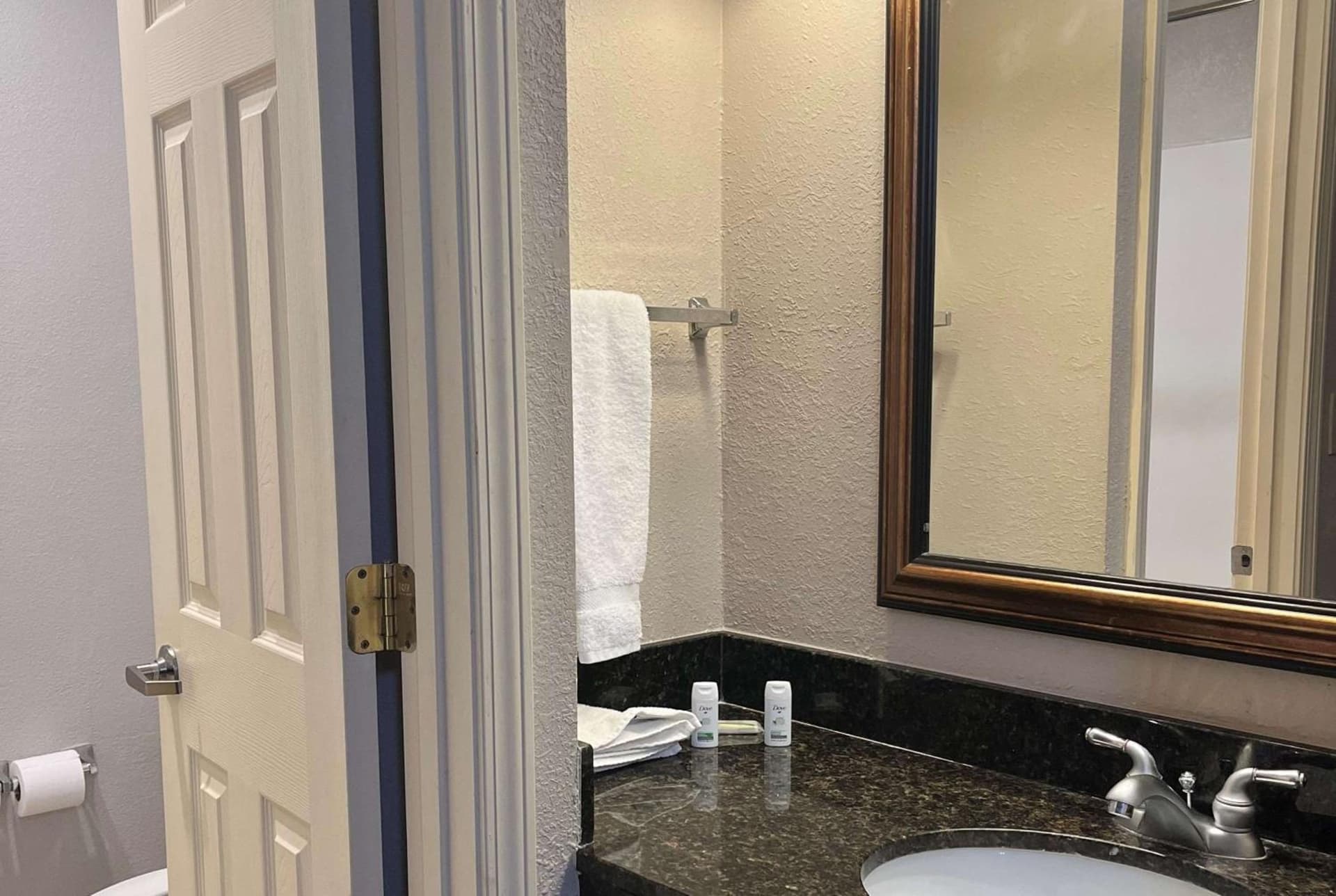 Baymont by Wyndham Indianapolis South property views in Indianapolis, IN — gallery photo 3