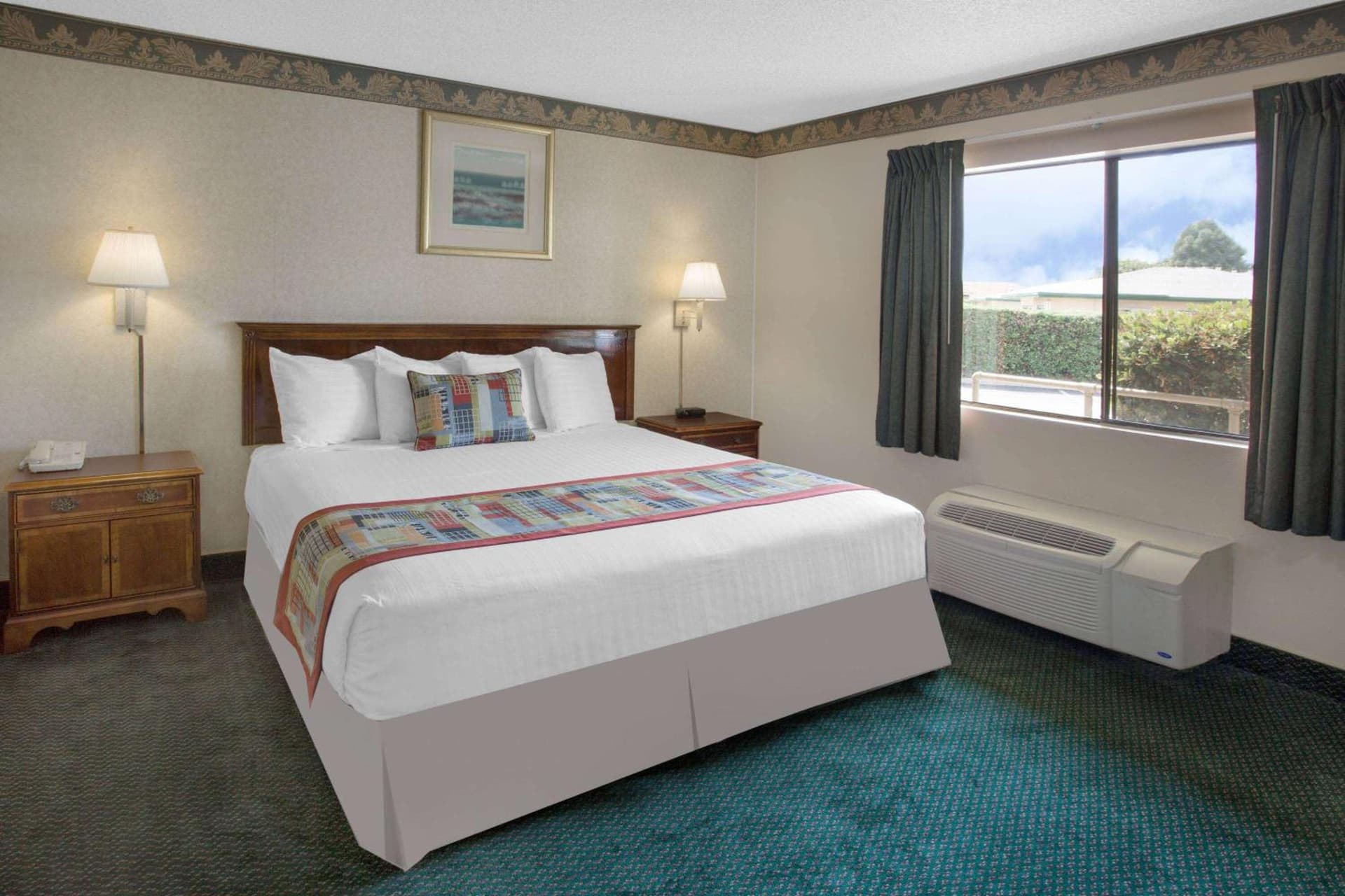 Travelodge by Wyndham Costa Mesa Newport Beach Hacienda gallery photo in Costa Mesa, CA — image 10