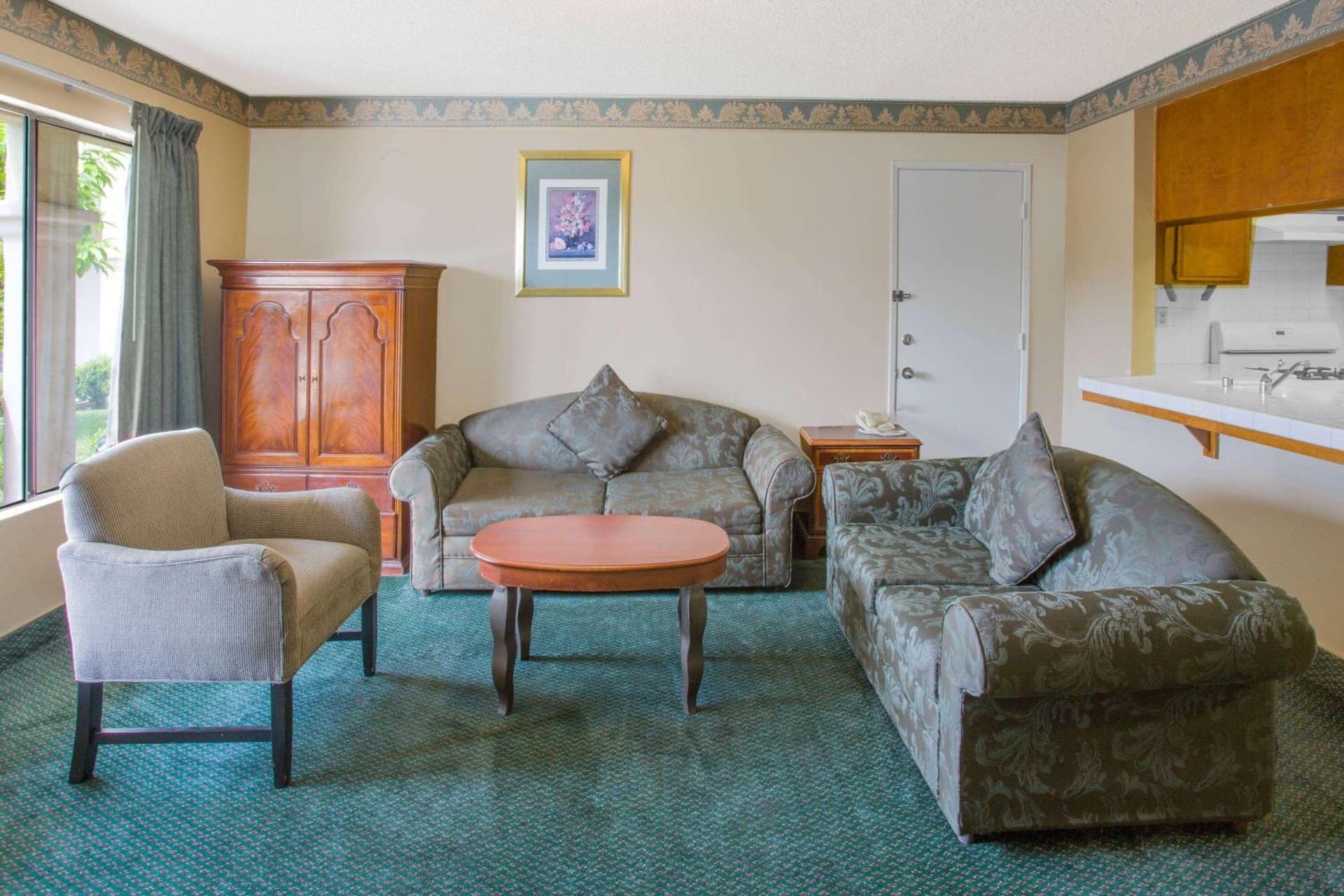 Travelodge by Wyndham Costa Mesa Newport Beach Hacienda gallery photo in Costa Mesa, CA — image 15