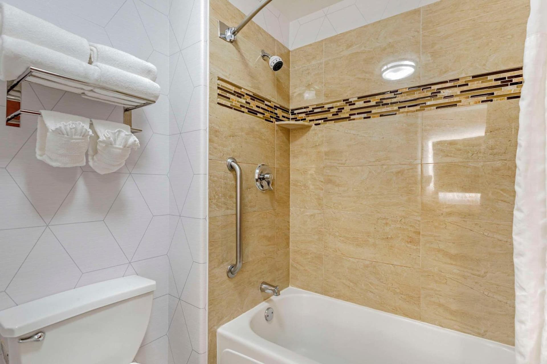 Comfort Suites Golden West on Evergreen Parkway gallery photo in Evergreen, CO — image 16