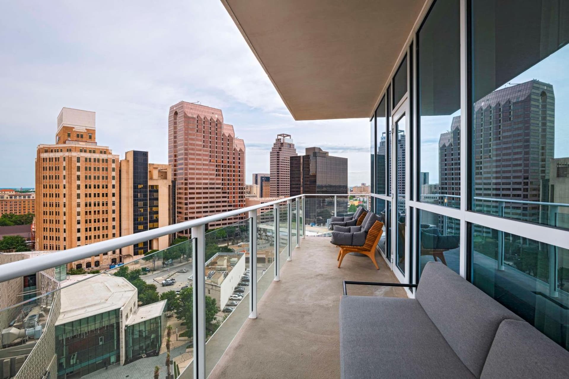 Thompson San Antonio - Riverwalk, by Hyatt interior in San Antonio, TX — gallery photo 2