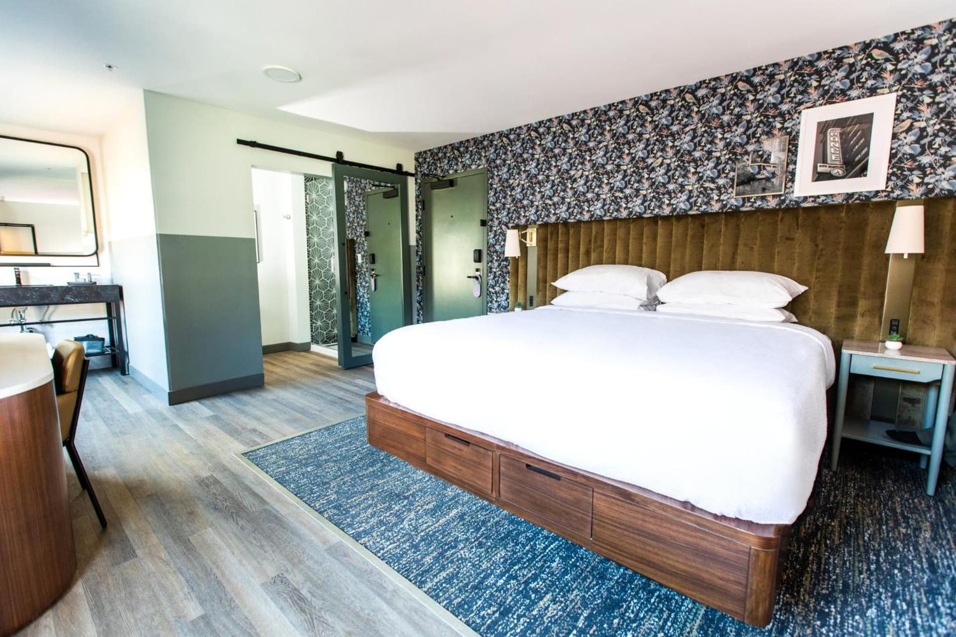 voco The Darwin Atlanta Midtown by IHG gallery photo in Atlanta, GA — image 4