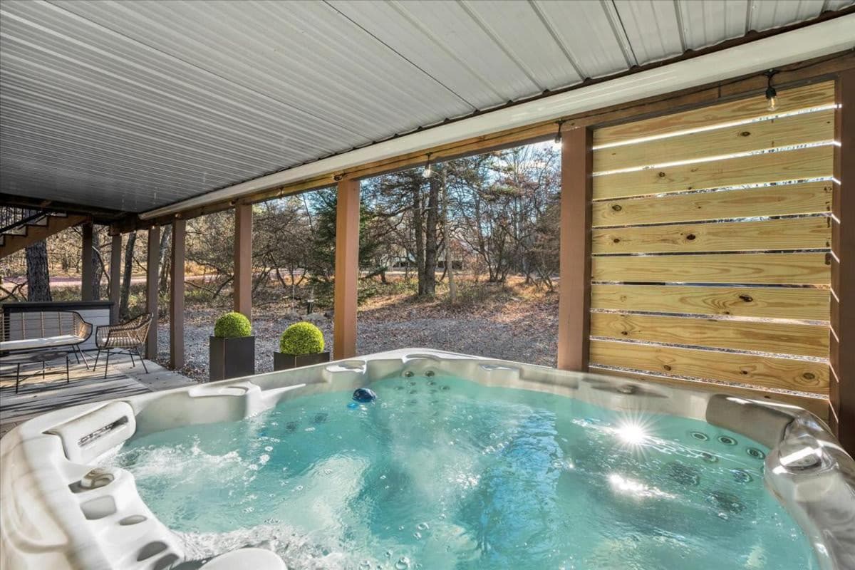 Hot Tub Pets Game Room Lake with Beach Pool property views in Albrightsville, PA — gallery photo 3