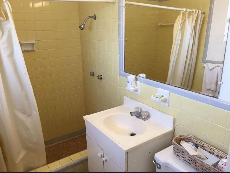Economy Suites gallery photo in Winter Haven, FL — image 10