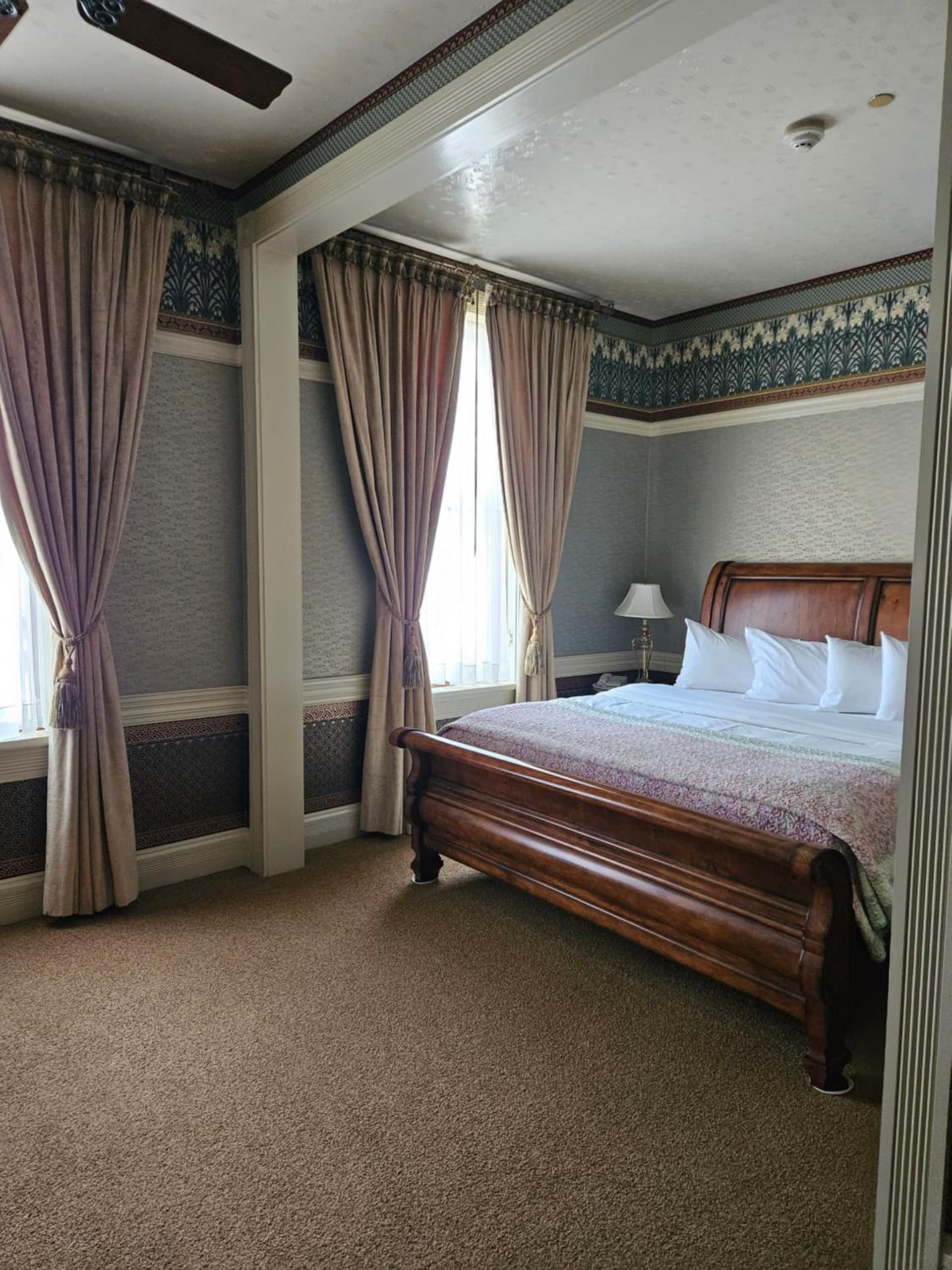 Beaumont Hotel and Spa - Adults Only interior in Ouray, CO — gallery photo 2