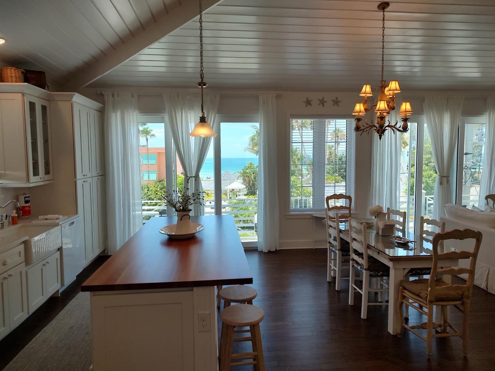 Bungalow Beach Resort gallery photo in Bradenton Beach, FL — image 17