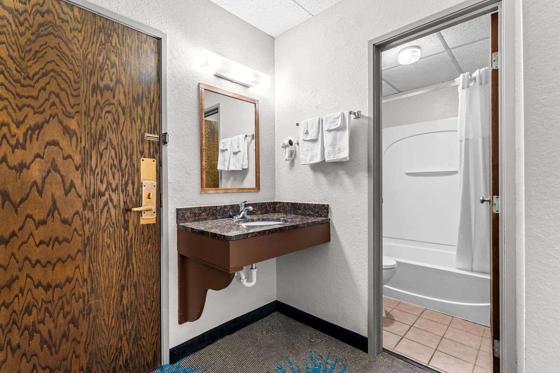 Days Inn by Wyndham Sioux Falls gallery photo in Sioux Falls, SD — image 68