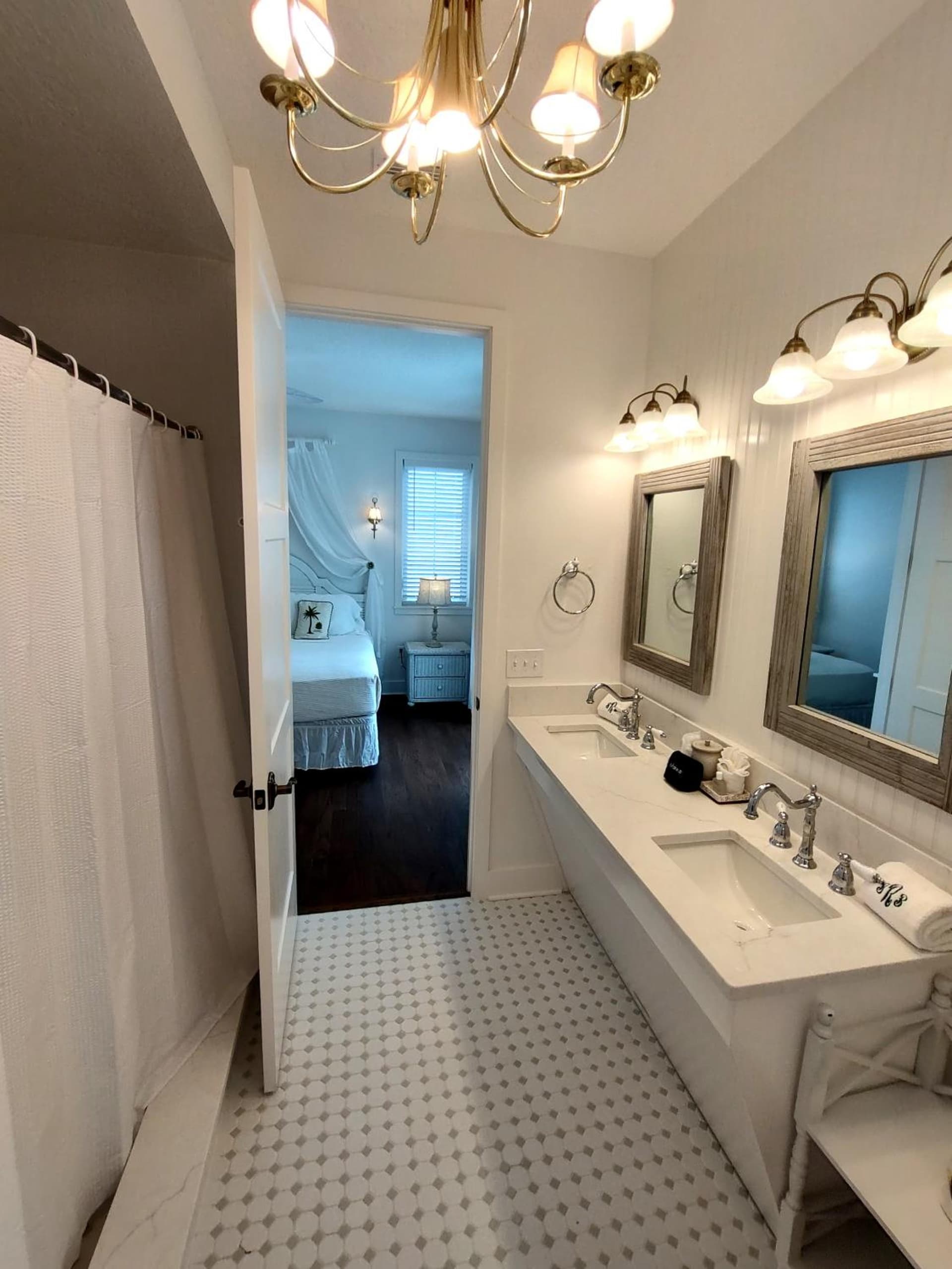 Bungalow Beach Resort gallery photo in Bradenton Beach, FL — image 4