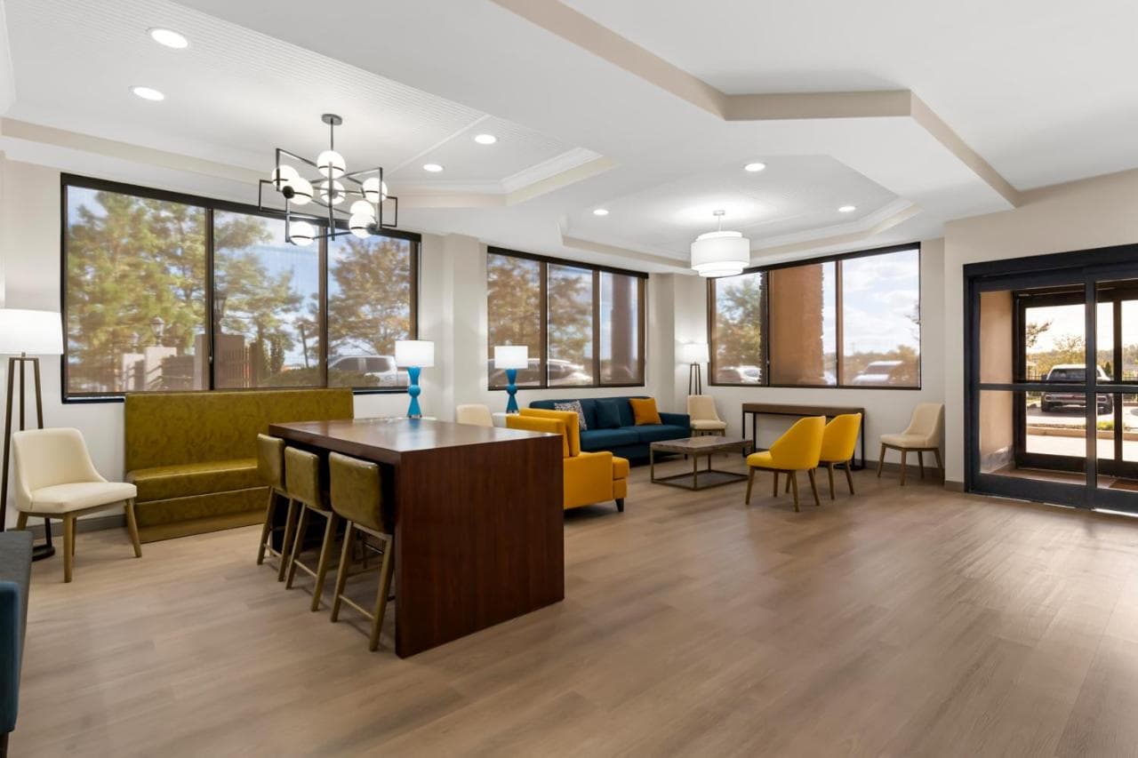 Comfort Suites Augusta Riverwatch gallery photo in Augusta, GA — image 4