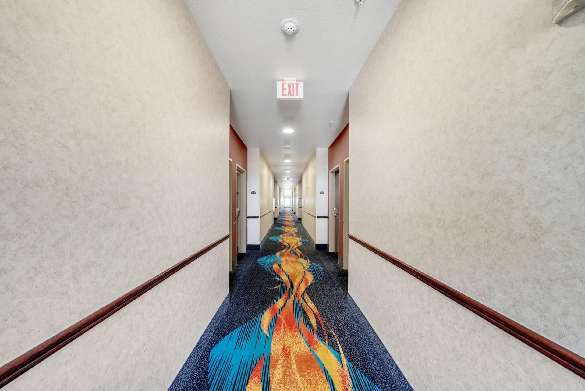 Clarion Inn & Suites Weatherford South property views in Weatherford, TX — gallery photo 3