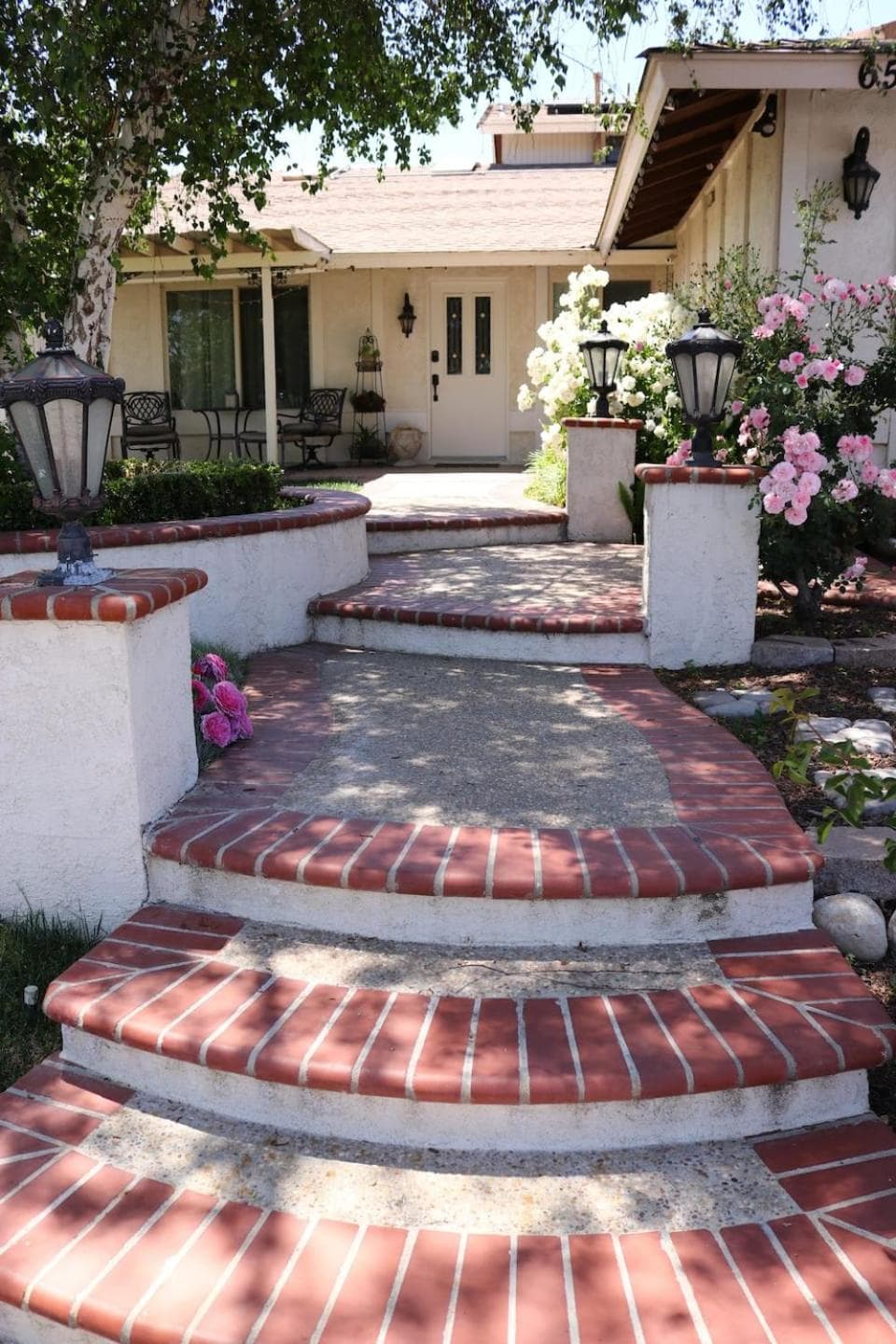 Contemporary Country Charm Suite featured exterior or lobby in Moorpark, CA — similar hotel