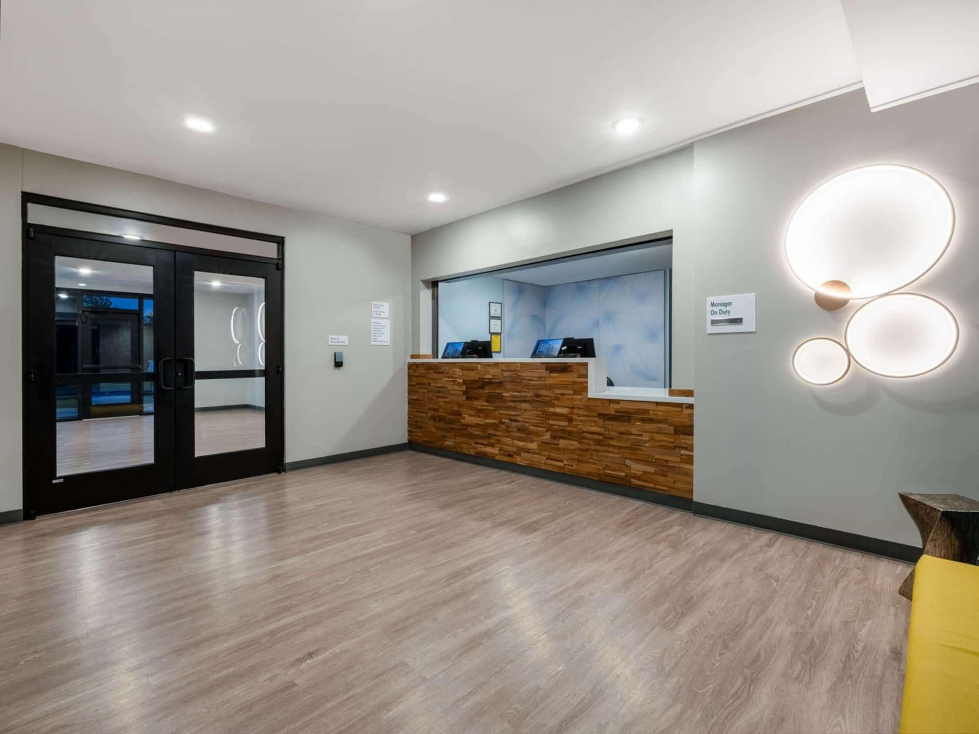 ECHO Suites Extended Stay by Wyndham Nashville/ Gallatin interior in Gallatin, TN — gallery photo 2
