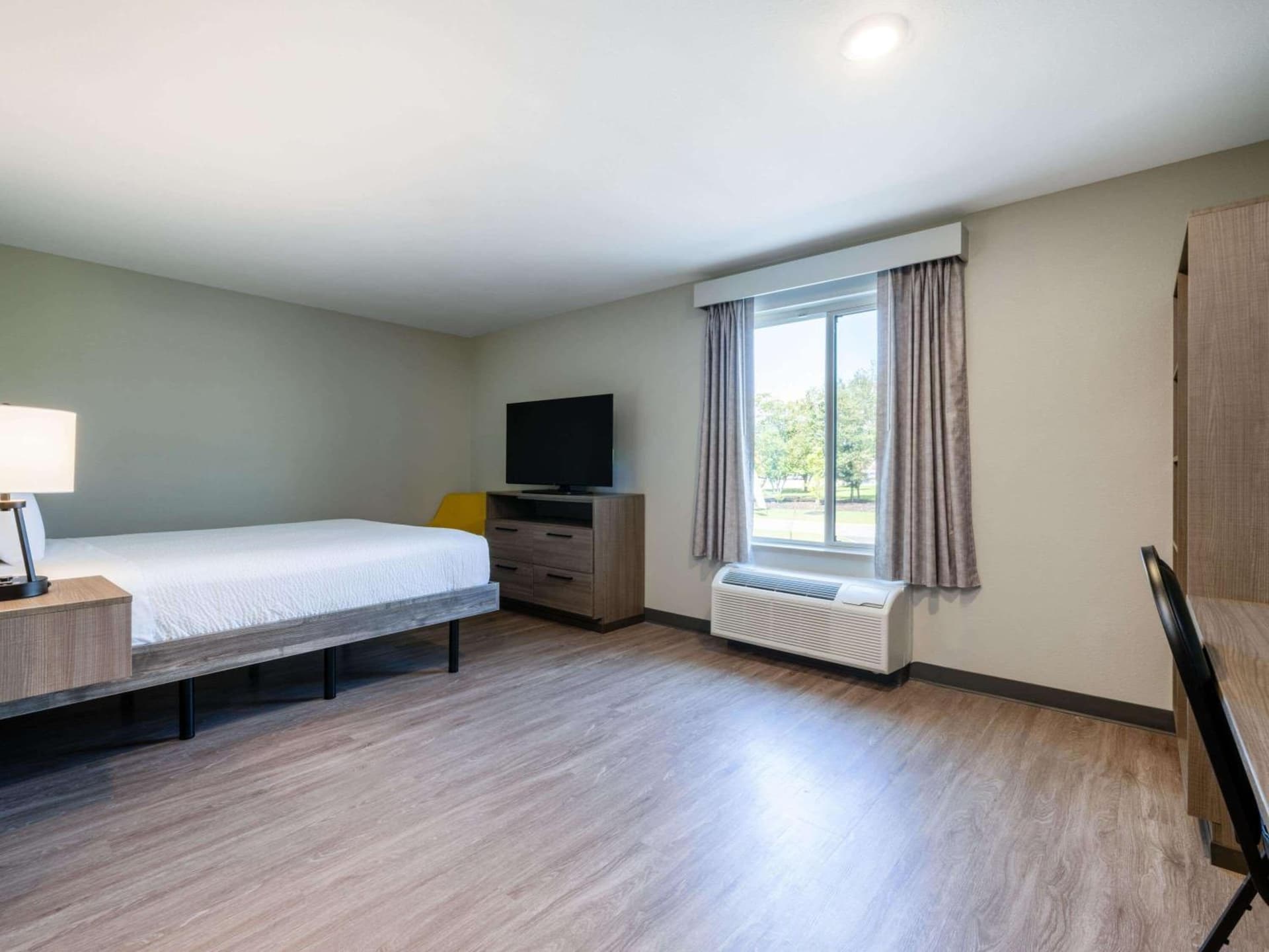 ECHO Suites Extended Stay by Wyndham Nashville/ Gallatin property views in Gallatin, TN — gallery photo 3