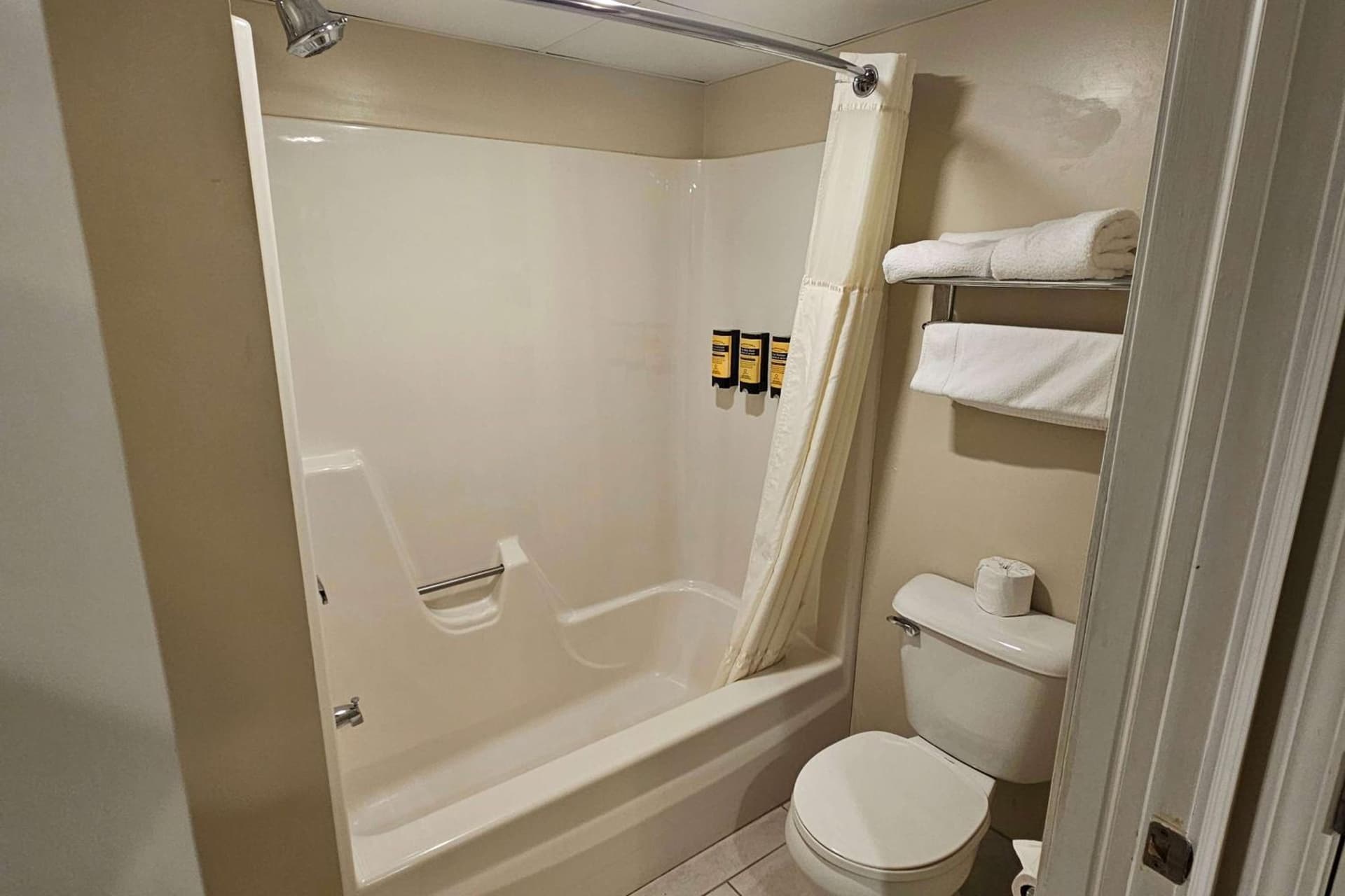 Americinn by Wyndham Birch Run - Frankenmuth gallery photo in Birch Run, MI — image 6