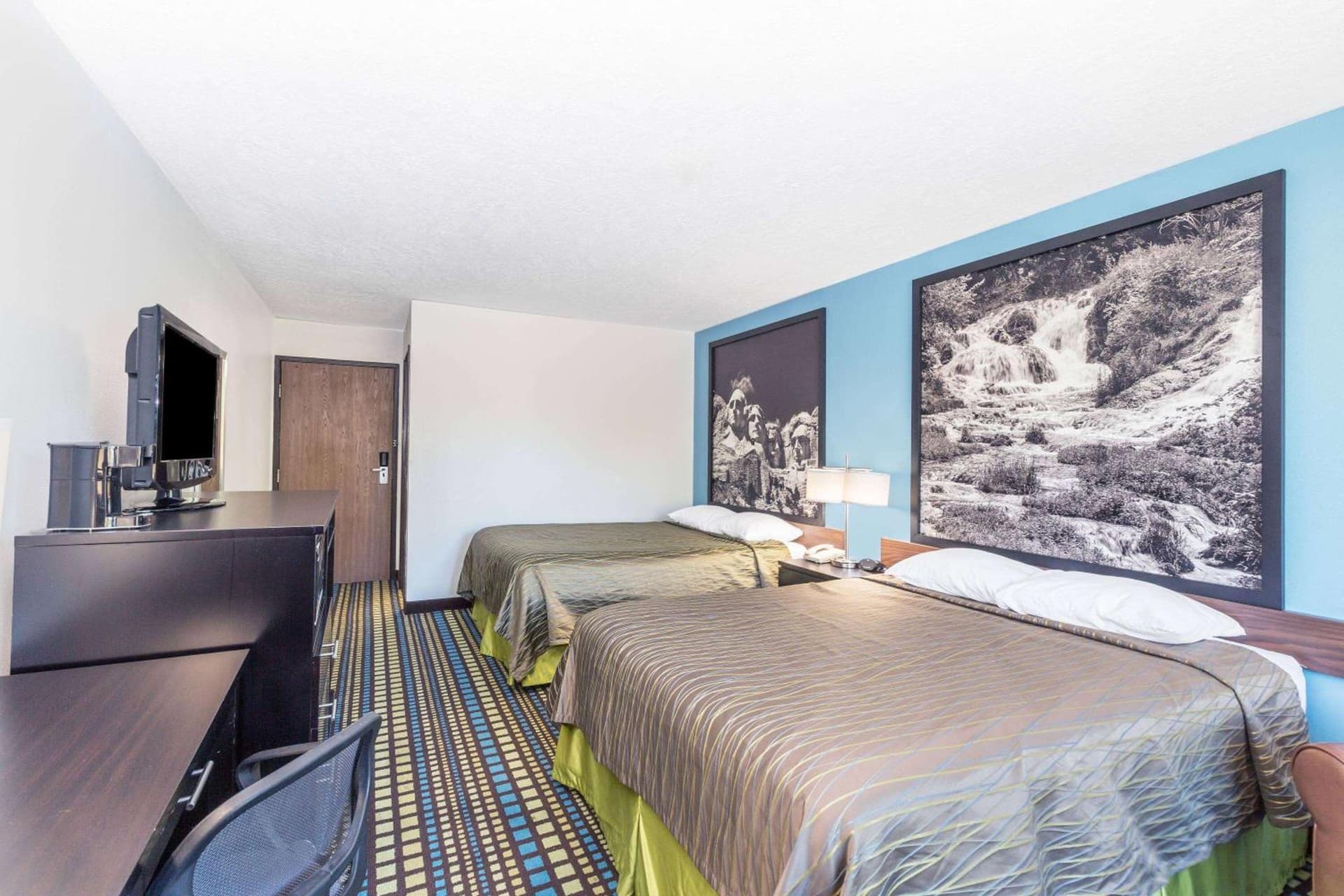 Super 8 by Wyndham North Sioux City gallery photo in North Sioux City, SD — image 9