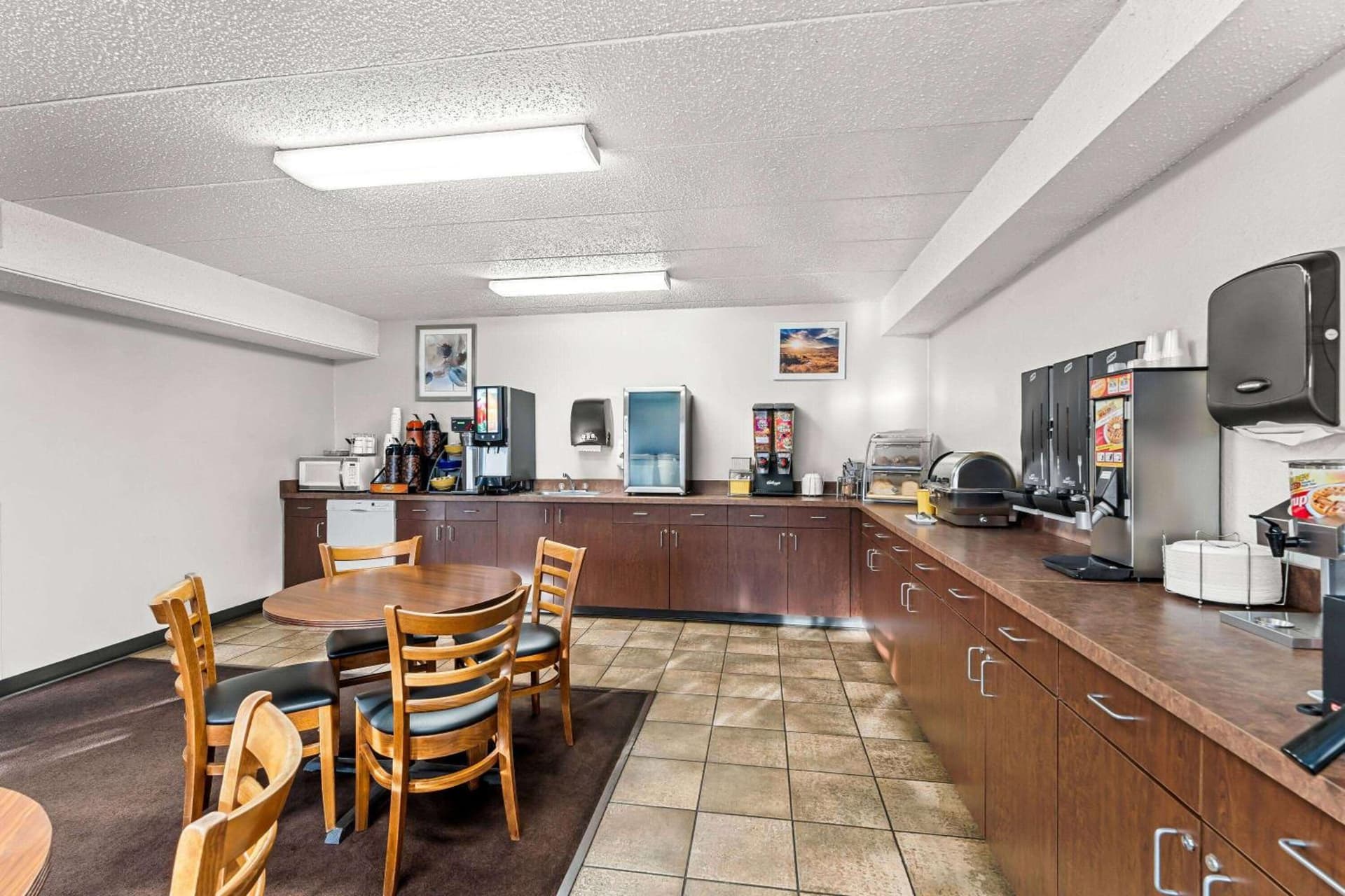 Days Inn by Wyndham Sioux Falls gallery photo in Sioux Falls, SD — image 65