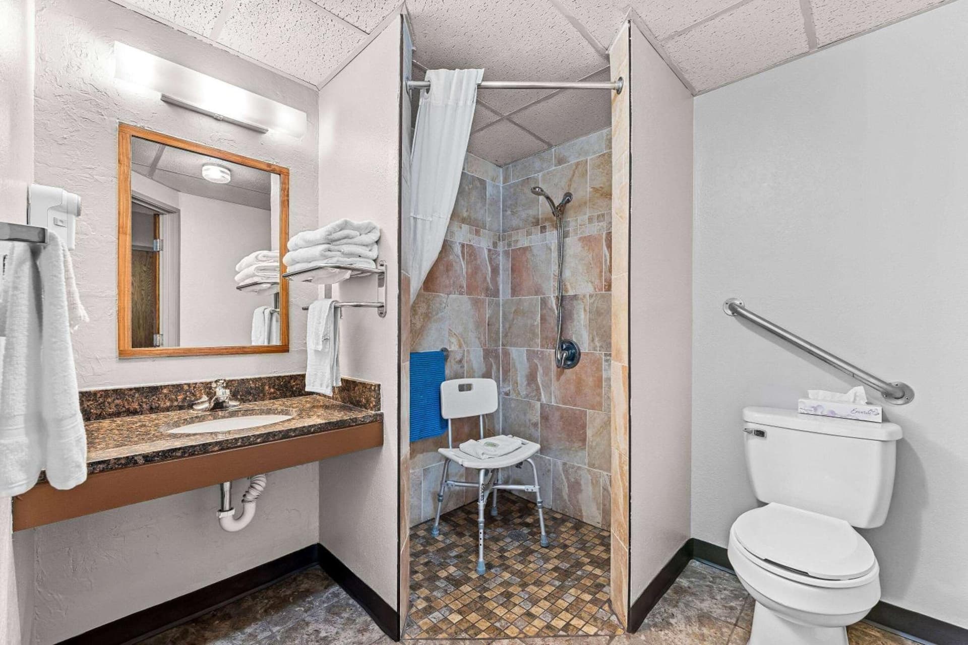 Days Inn by Wyndham Sioux Falls gallery photo in Sioux Falls, SD — image 5