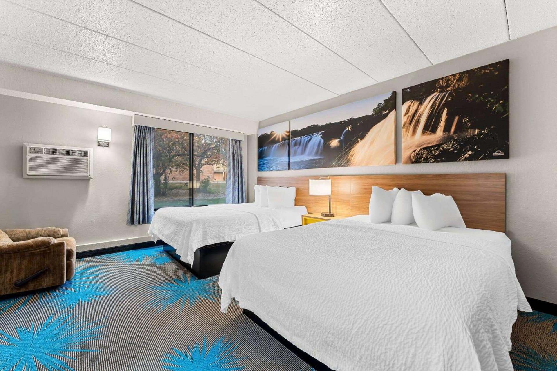 Days Inn by Wyndham Sioux Falls gallery photo in Sioux Falls, SD — image 72