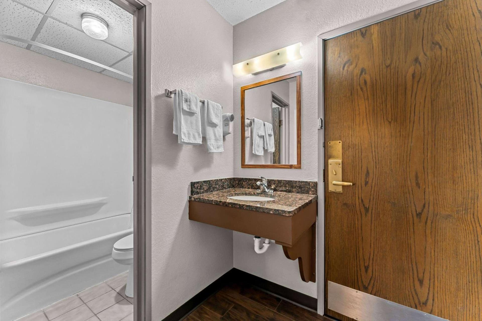 Days Inn by Wyndham Sioux Falls gallery photo in Sioux Falls, SD — image 46