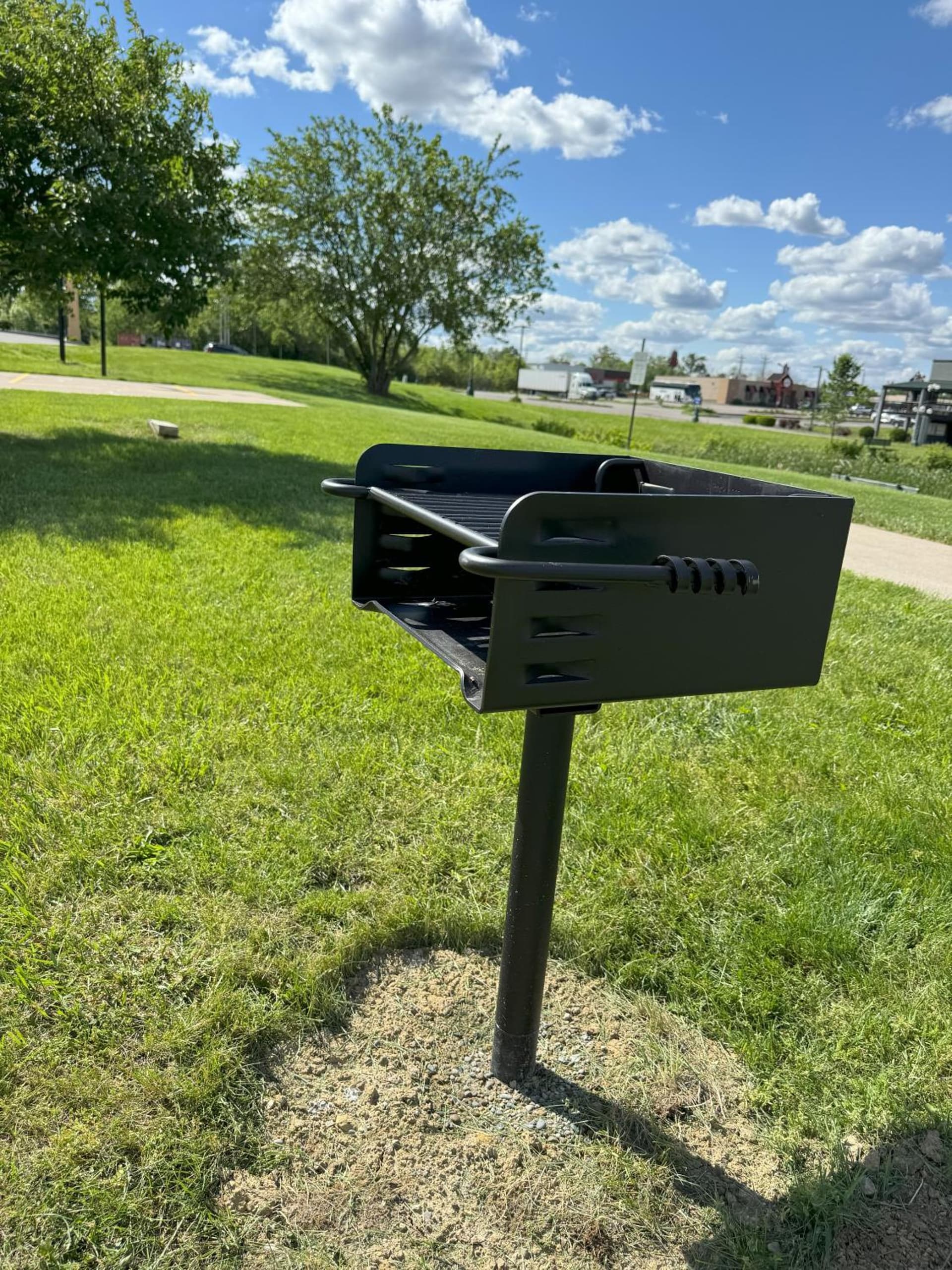 Suburban Studios Mason Near Kings Island property views in Mason, OH — gallery photo 3