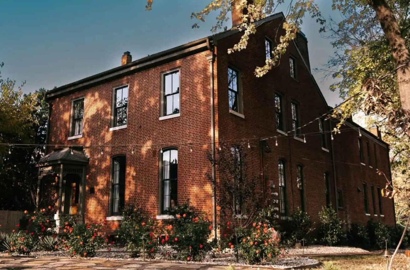 Serene Escape Your Private Room in Frankfort featured exterior or lobby in Louisville, KY — similar hotel