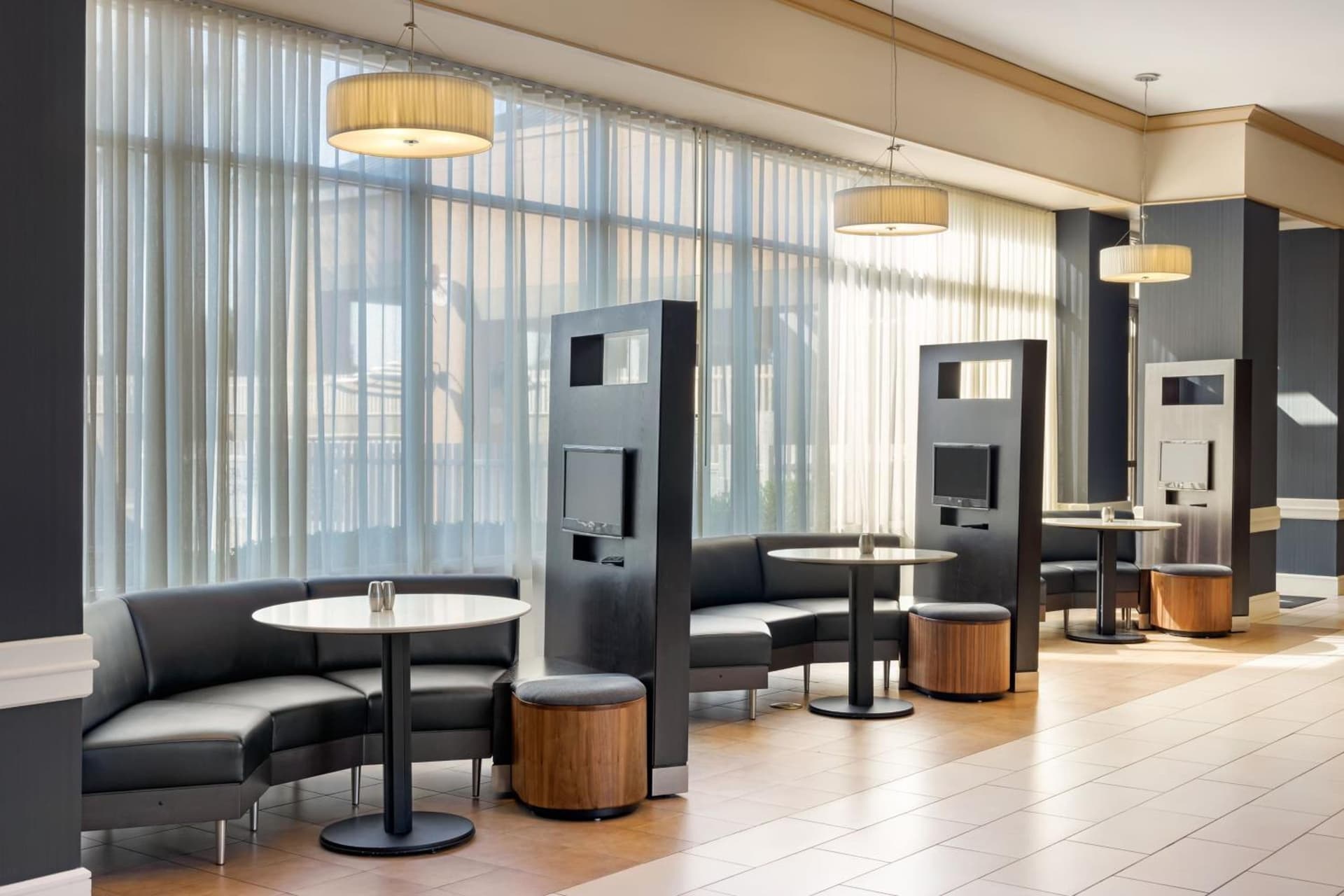 Courtyard by Marriott Baldwin Park gallery photo in Baldwin Park, CA — image 12