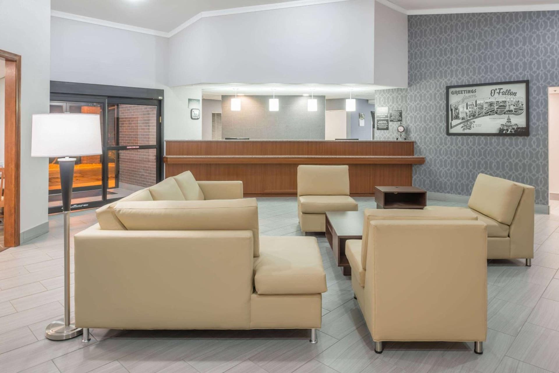 Super 8 by Wyndham O'Fallon interior in O'Fallon, IL — gallery photo 2