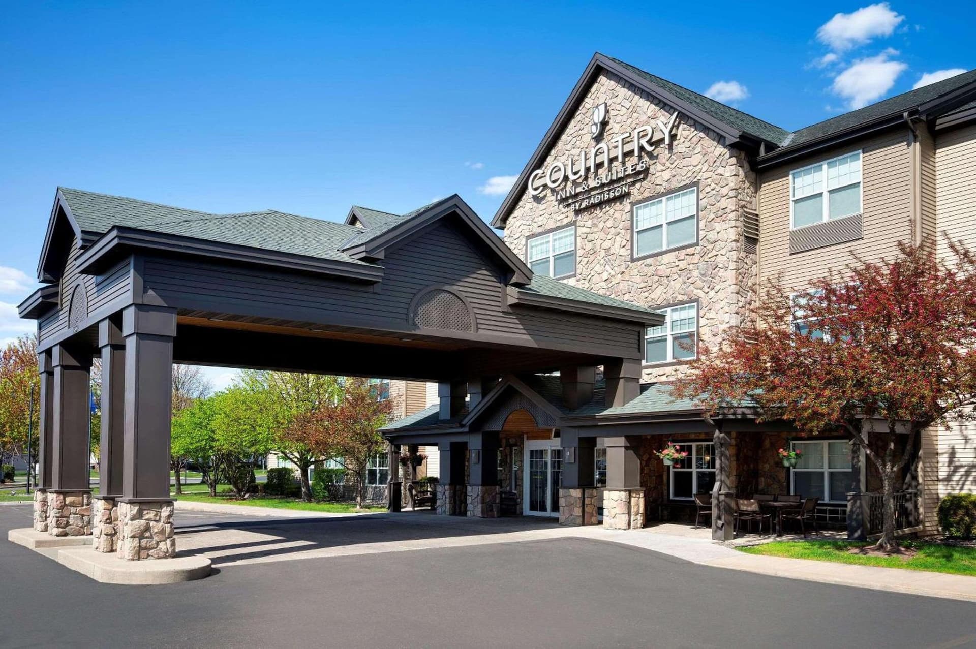 Country Inn & Suites by Radisson Albertville near Outlet Mall featured exterior or lobby in Albertville, MN — similar hotel