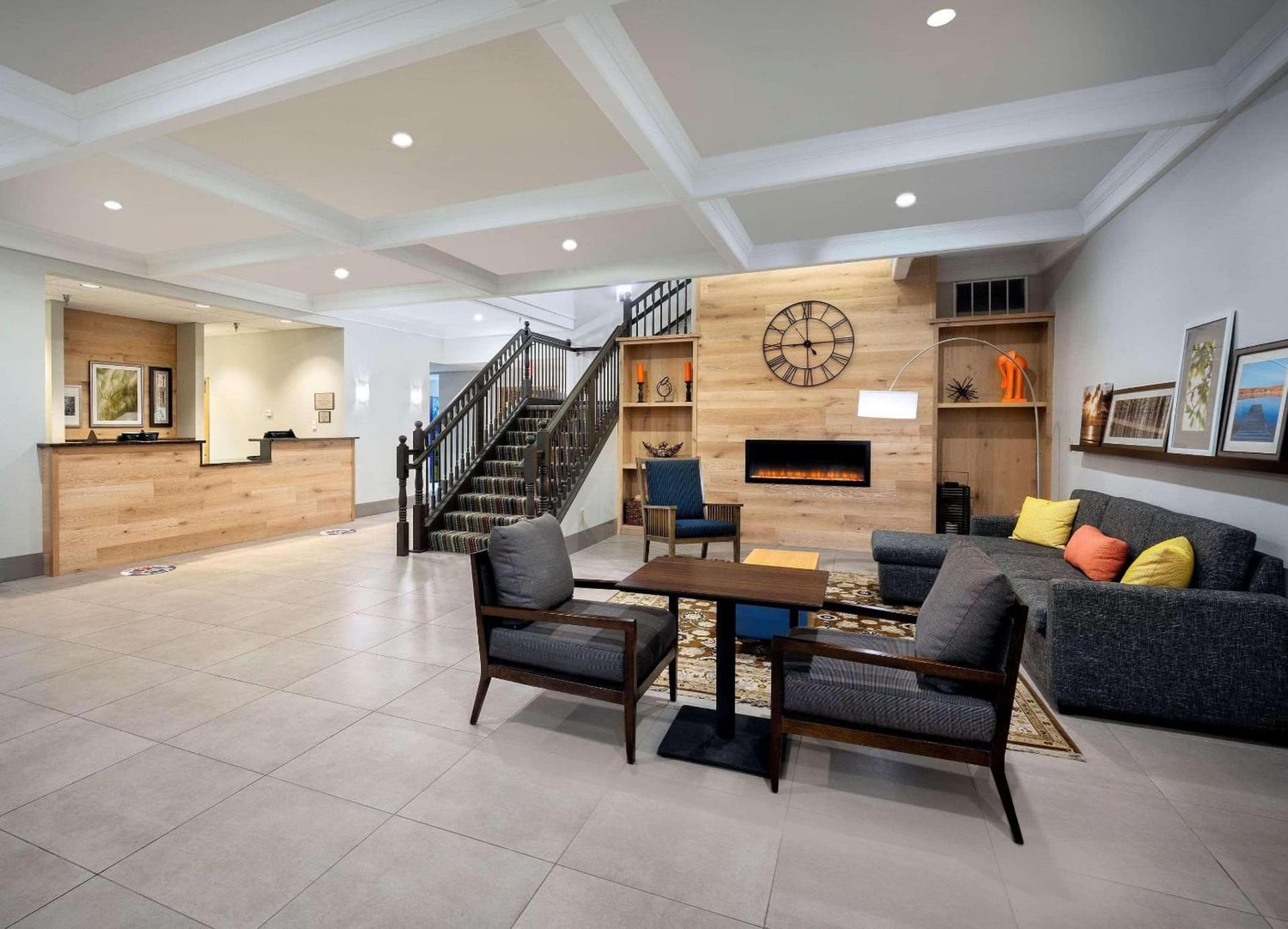 Country Inn & Suites by Radisson Albertville near Outlet Mall interior in Albertville, MN — gallery photo 2