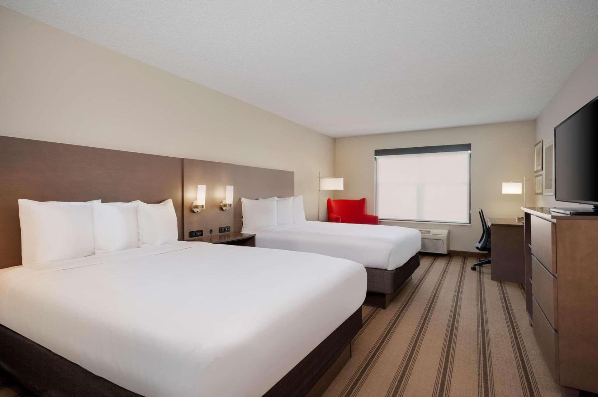 Country Inn & Suites by Radisson Albertville near Outlet Mall property views in Albertville, MN — gallery photo 3