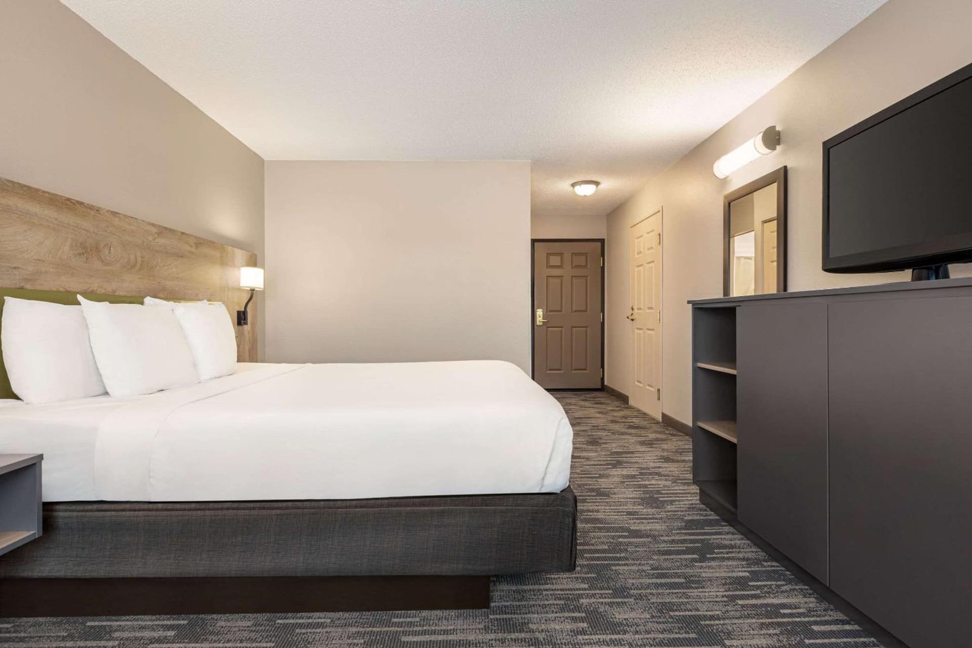 Country Inn & Suites by Radisson, St Cloud East, MN gallery photo in Saint Cloud, MN — image 17