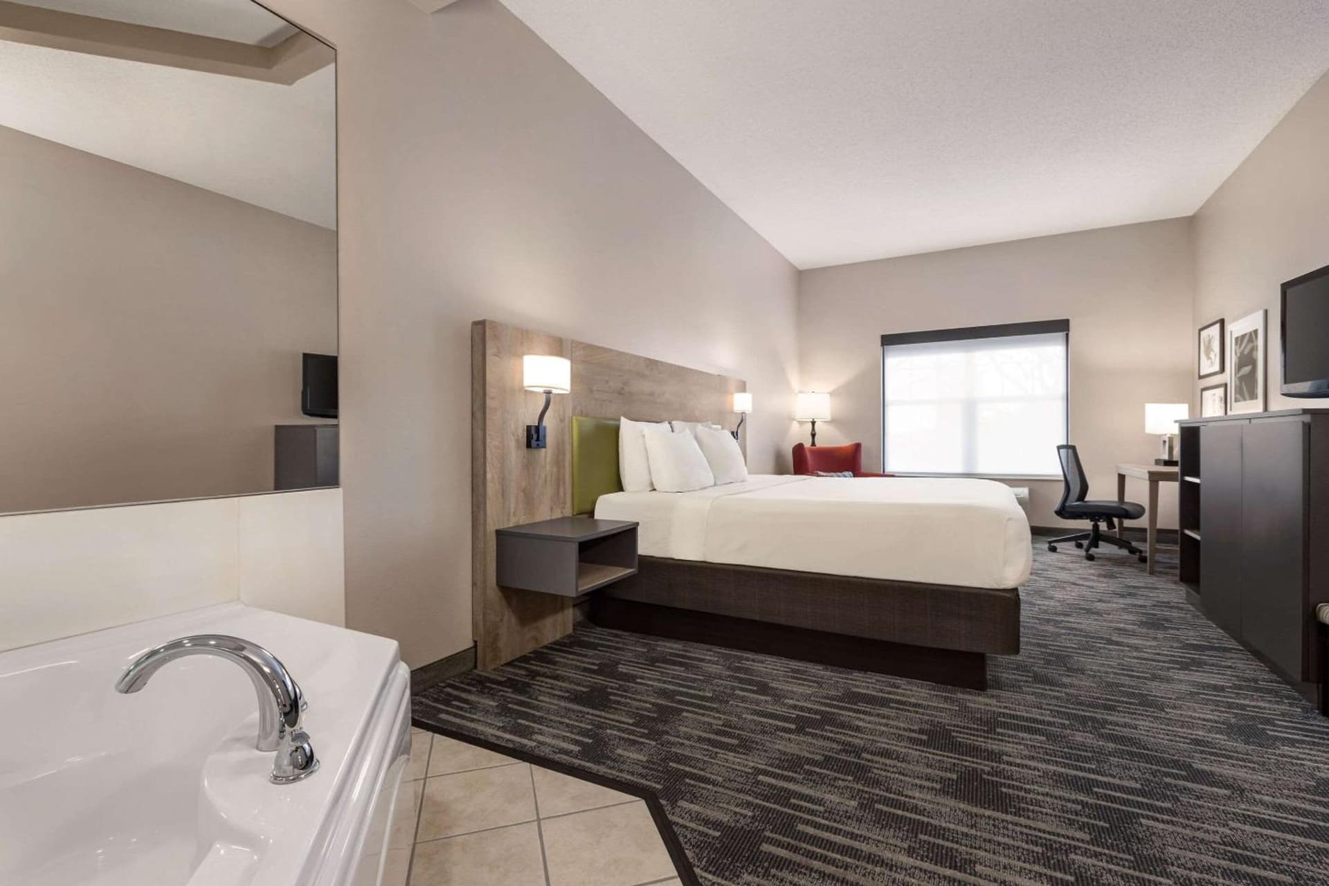 Country Inn & Suites by Radisson, St Cloud East, MN gallery photo in Saint Cloud, MN — image 60