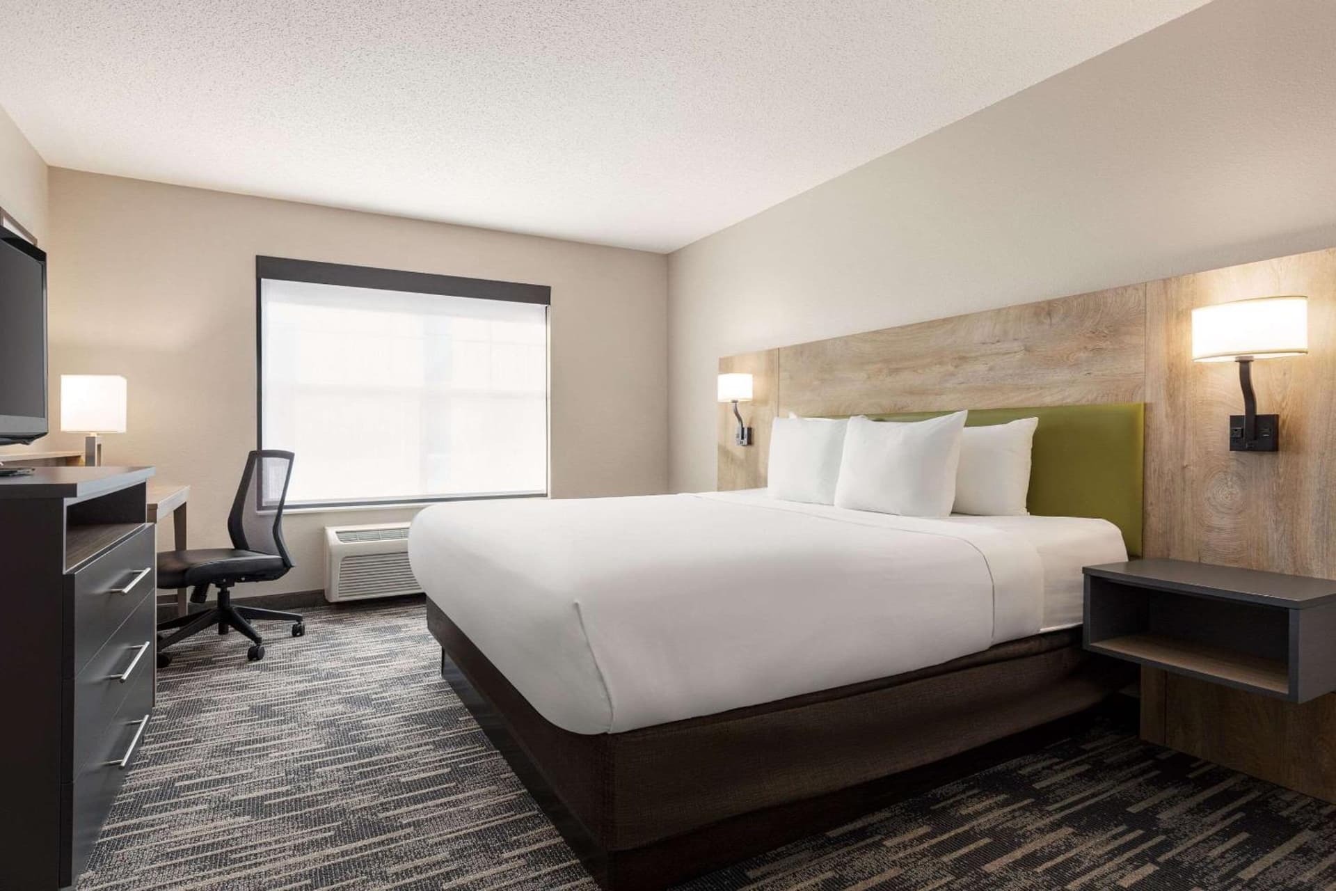 Country Inn & Suites by Radisson, St Cloud East, MN interior in Saint Cloud, MN — gallery photo 2