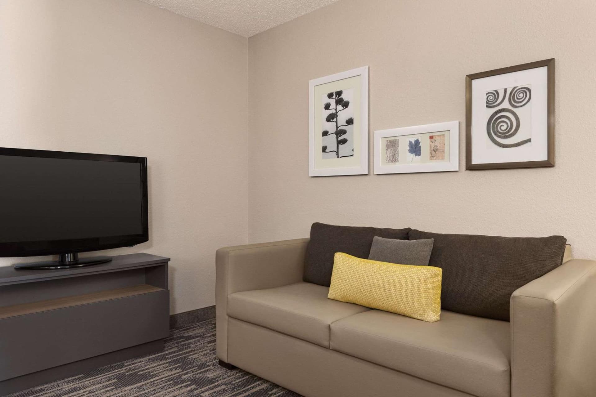 Country Inn & Suites by Radisson, St Cloud East, MN gallery photo in Saint Cloud, MN — image 13