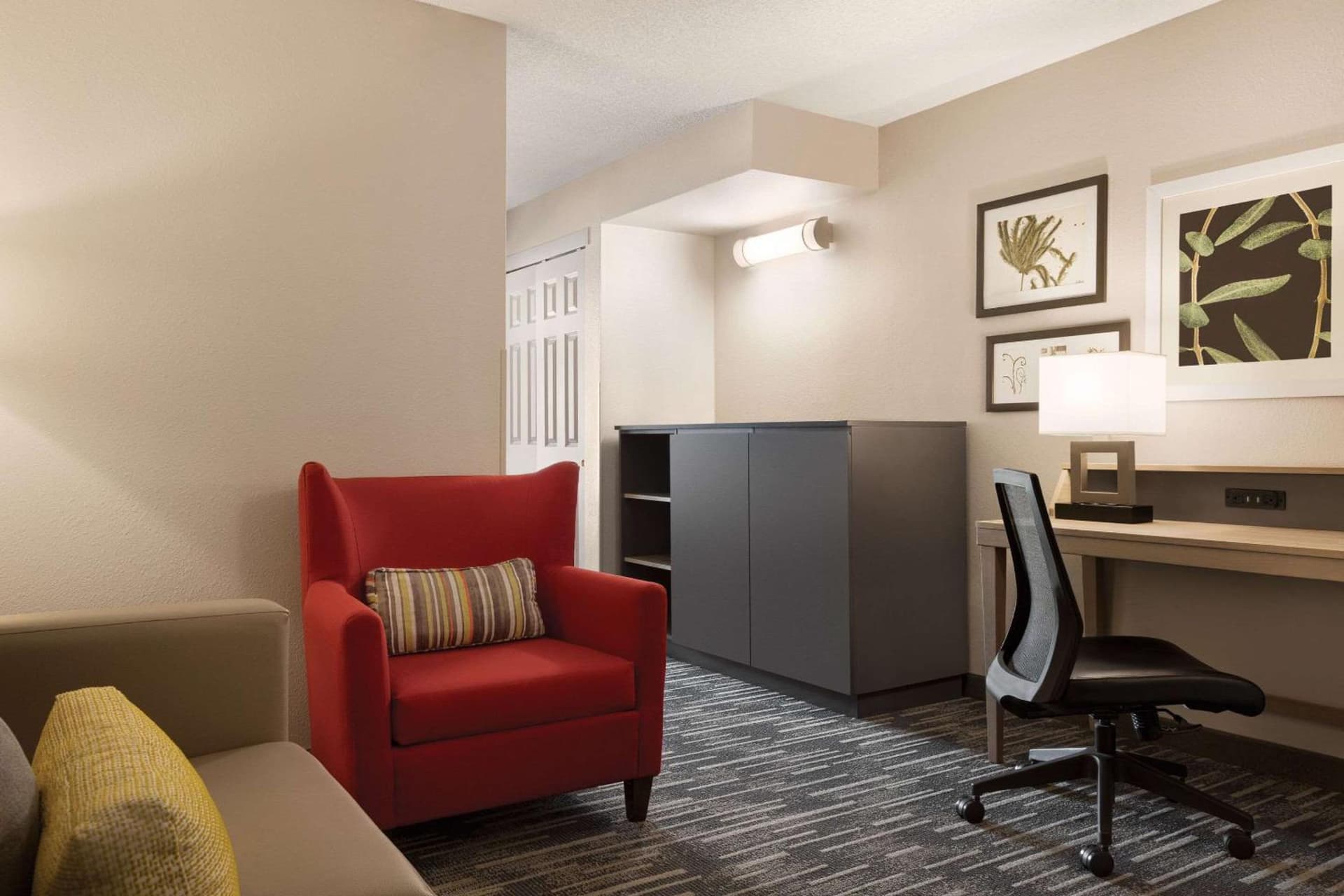 Country Inn & Suites by Radisson, St Cloud East, MN gallery photo in Saint Cloud, MN — image 48