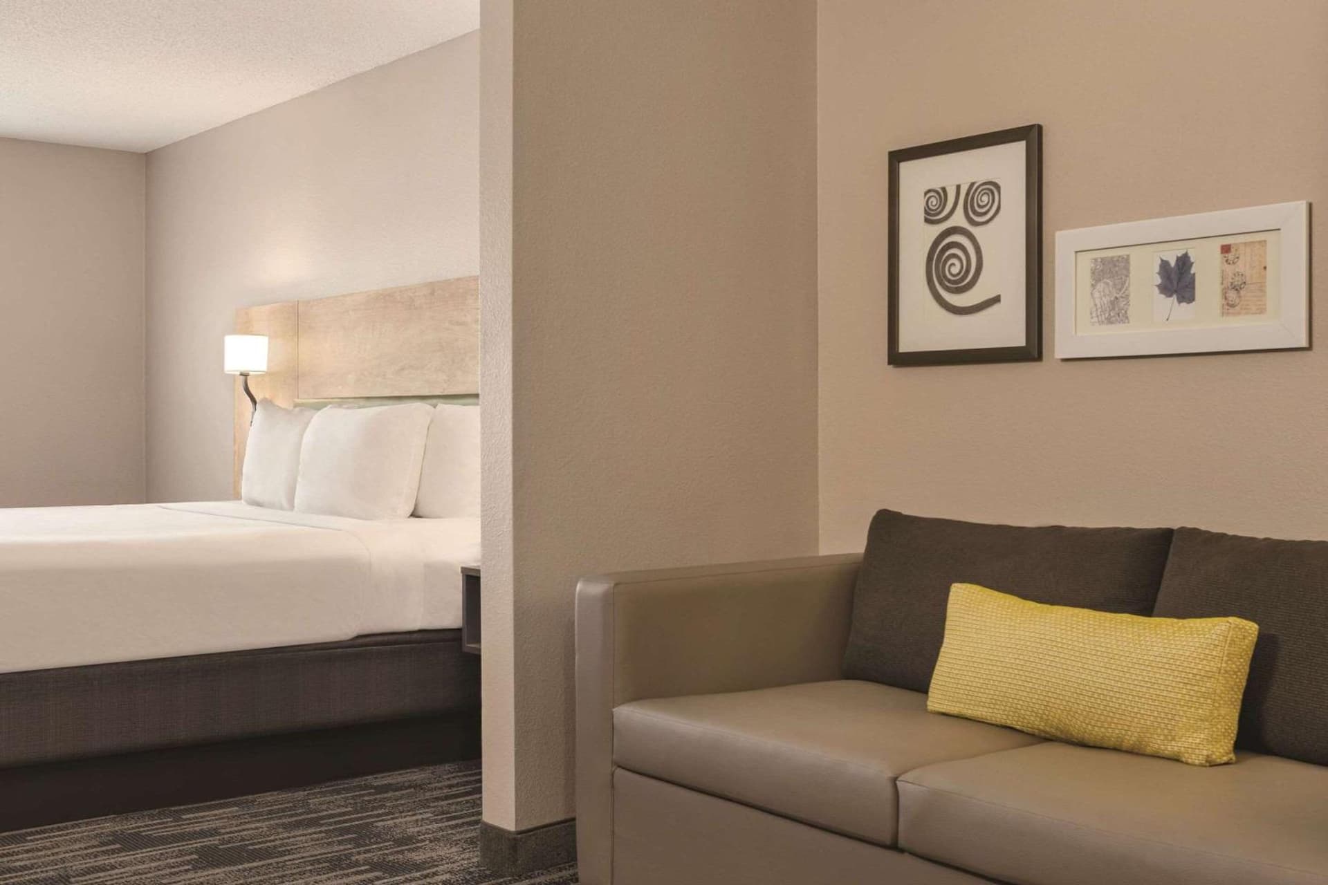 Country Inn & Suites by Radisson, St Cloud East, MN gallery photo in Saint Cloud, MN — image 35