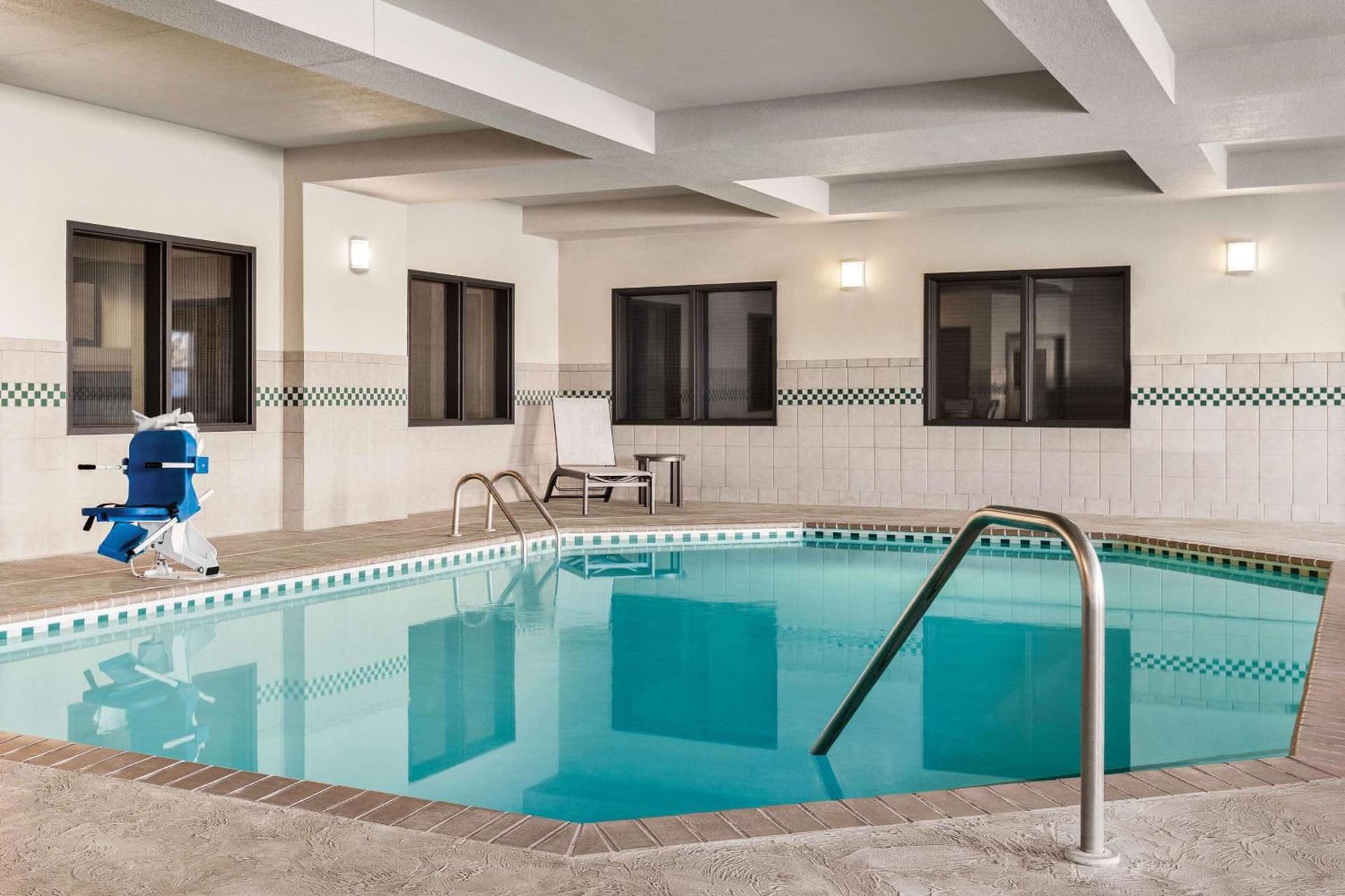 Country Inn & Suites by Radisson, St Cloud East, MN gallery photo in Saint Cloud, MN — image 41