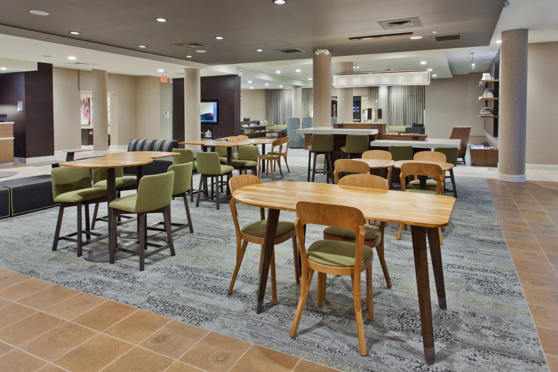 Courtyard by Marriott Auburn interior in Auburn, AL — gallery photo 2