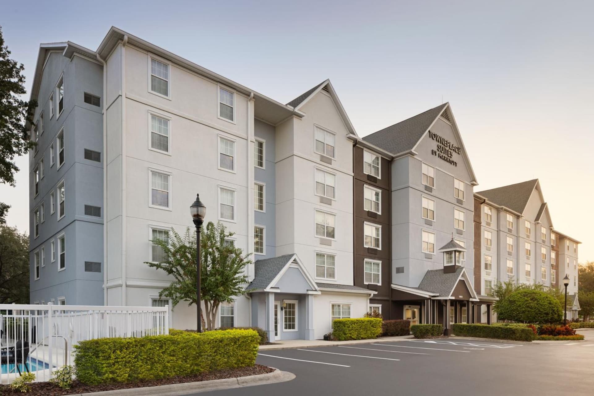 TownePlace Suites by Marriott Orlando East/UCF Area interior in Orlando, FL — gallery photo 2