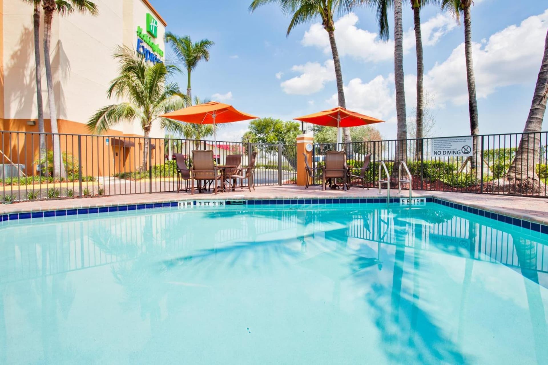 Holiday Inn Express and Suites Fort Lauderdale Airport West by IHG gallery photo in Davie, FL — image 13