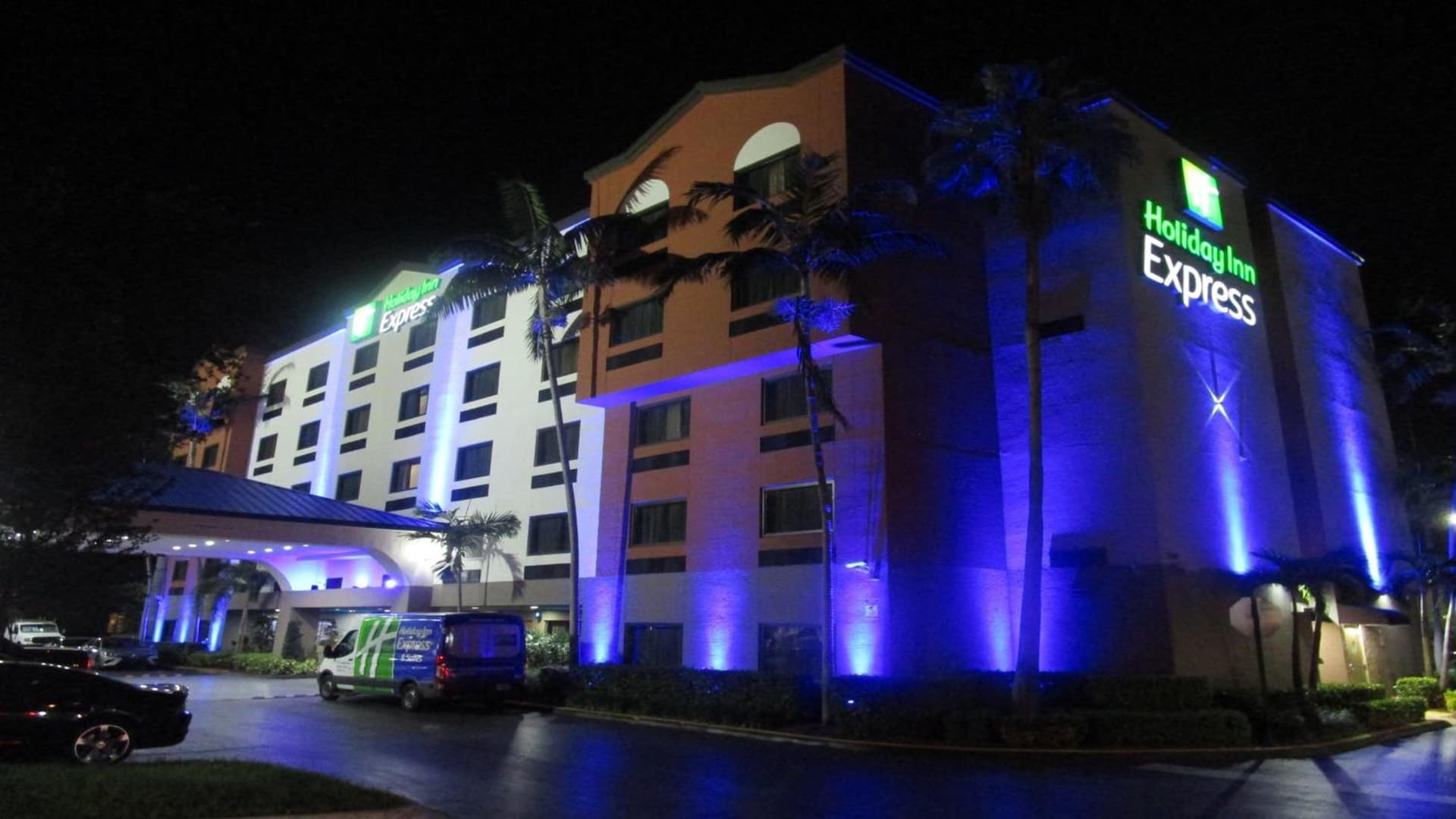 Holiday Inn Express and Suites Fort Lauderdale Airport West by IHG gallery photo in Davie, FL — image 11
