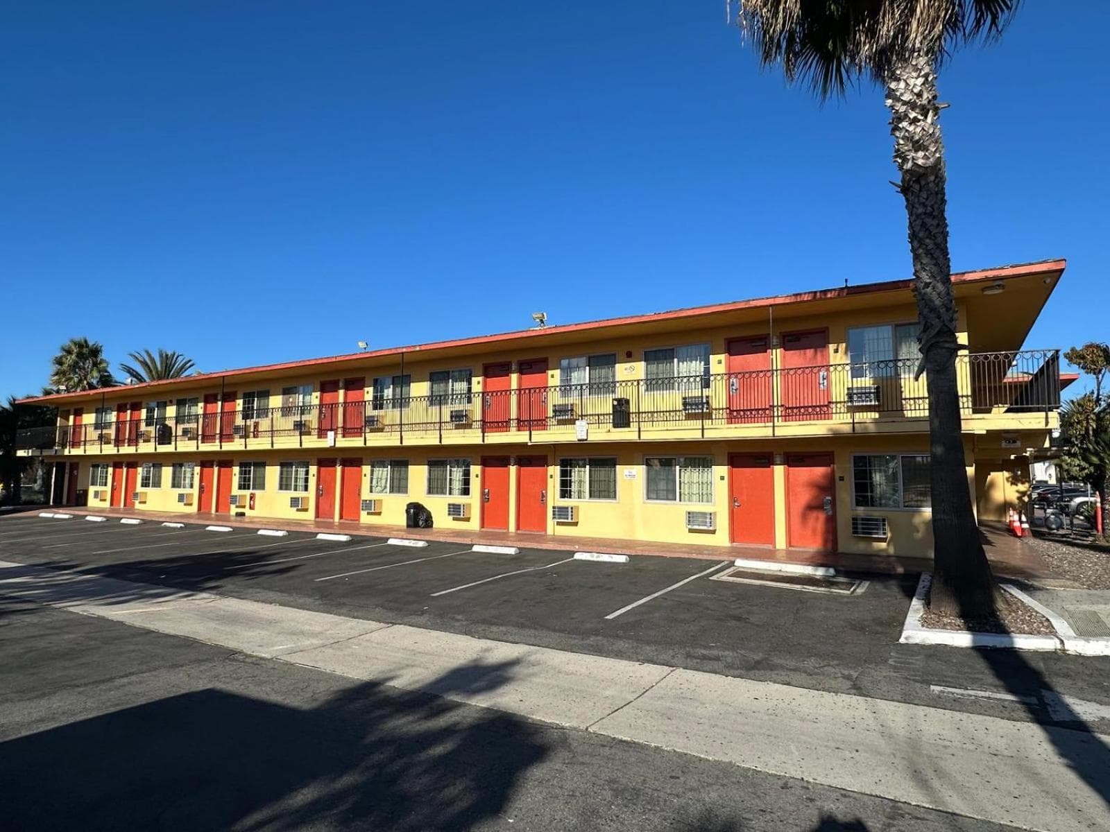 Hotel Avenida - Oceanside Camp Pendleton gallery photo in Oceanside, CA — image 32