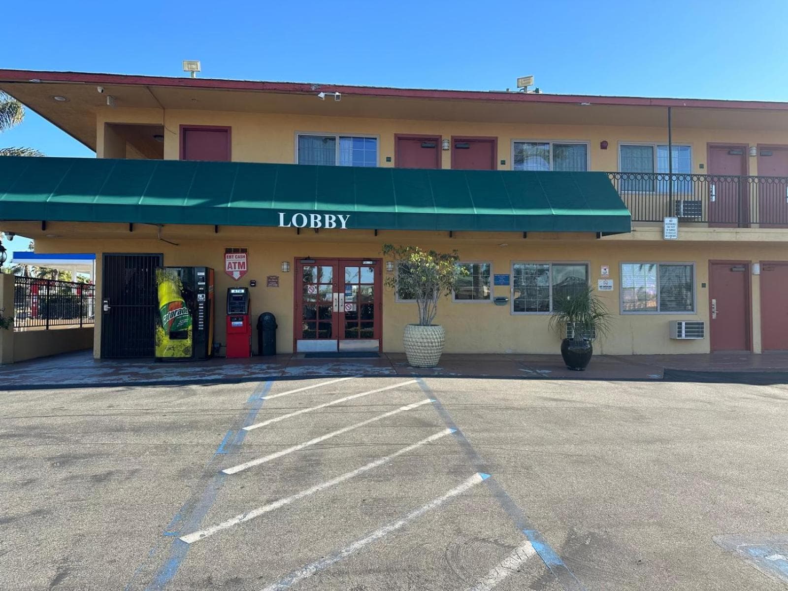 Hotel Avenida - Oceanside Camp Pendleton gallery photo in Oceanside, CA — image 13