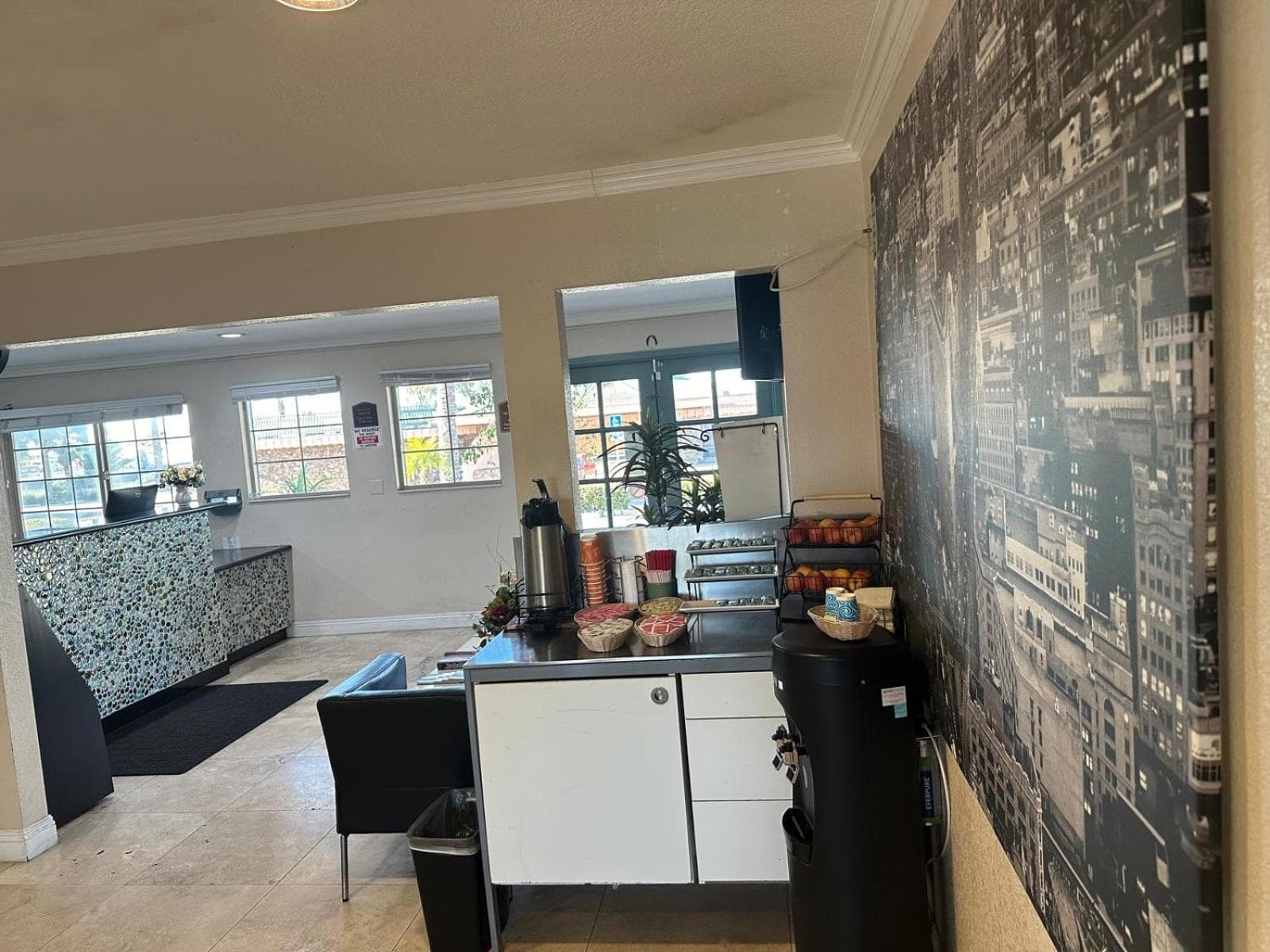Hotel Avenida - Oceanside Camp Pendleton gallery photo in Oceanside, CA — image 6