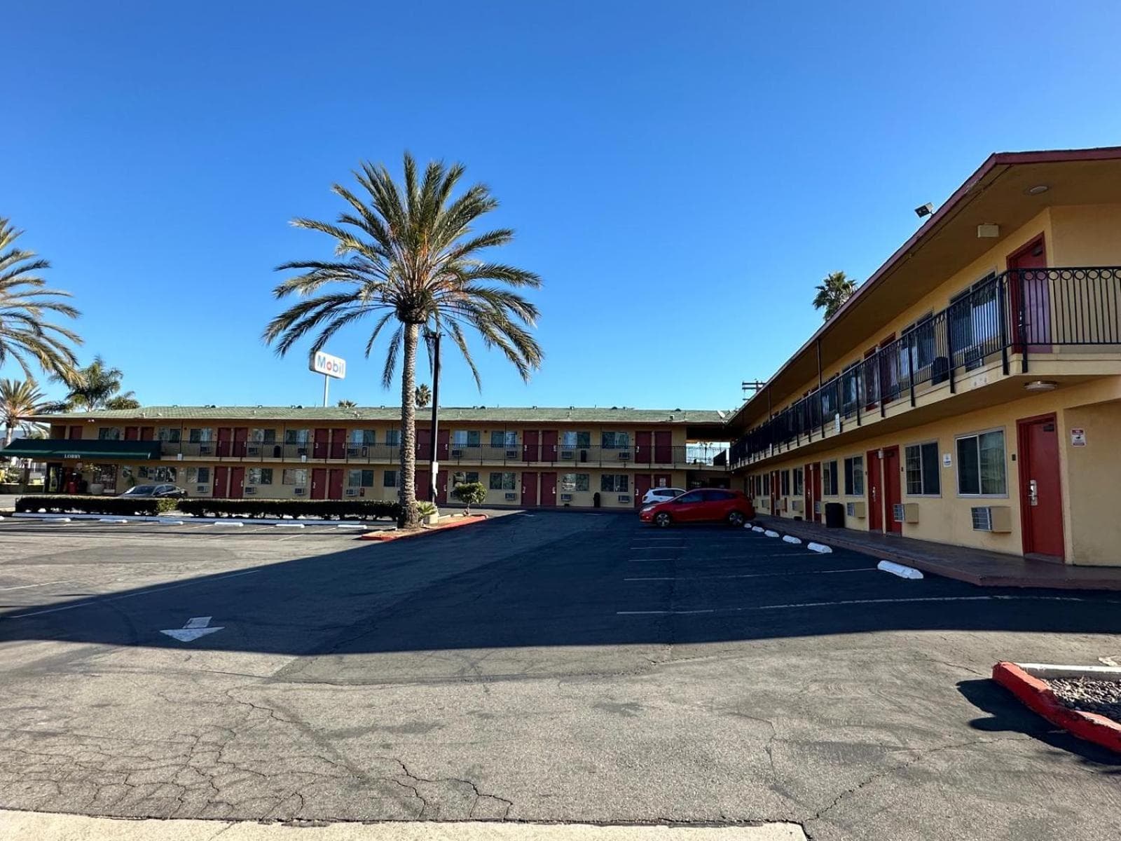 Hotel Avenida - Oceanside Camp Pendleton gallery photo in Oceanside, CA — image 38