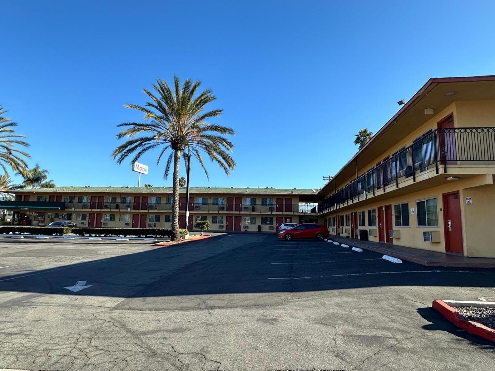 Hotel Avenida - Oceanside Camp Pendleton gallery photo in Oceanside, CA — image 42