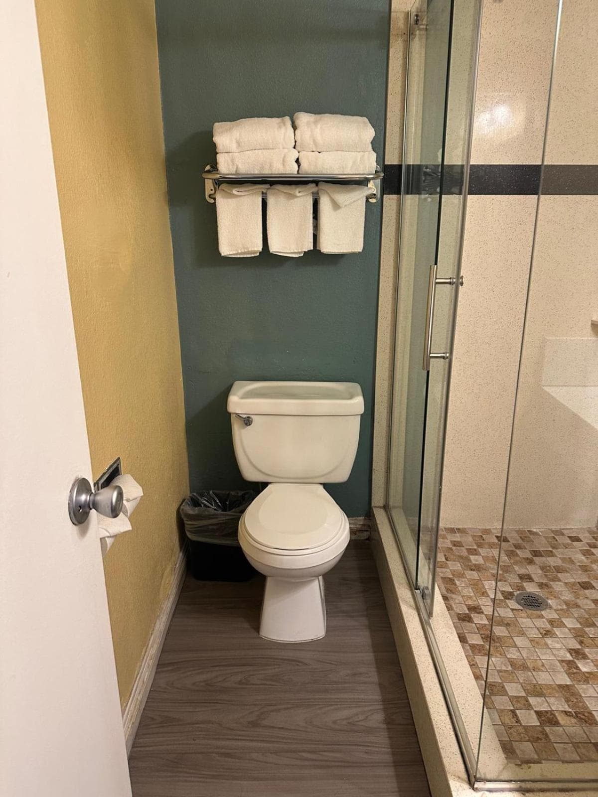 Hotel Avenida - Oceanside Camp Pendleton gallery photo in Oceanside, CA — image 44