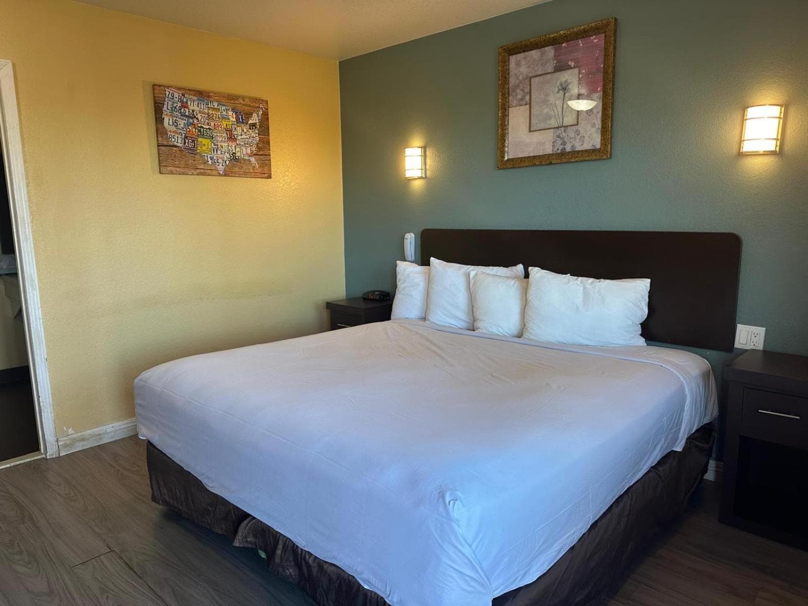 Hotel Avenida - Oceanside Camp Pendleton gallery photo in Oceanside, CA — image 15