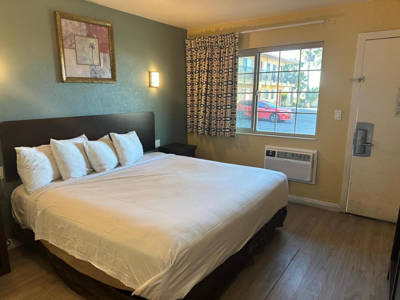 Hotel Avenida - Oceanside Camp Pendleton gallery photo in Oceanside, CA — image 34